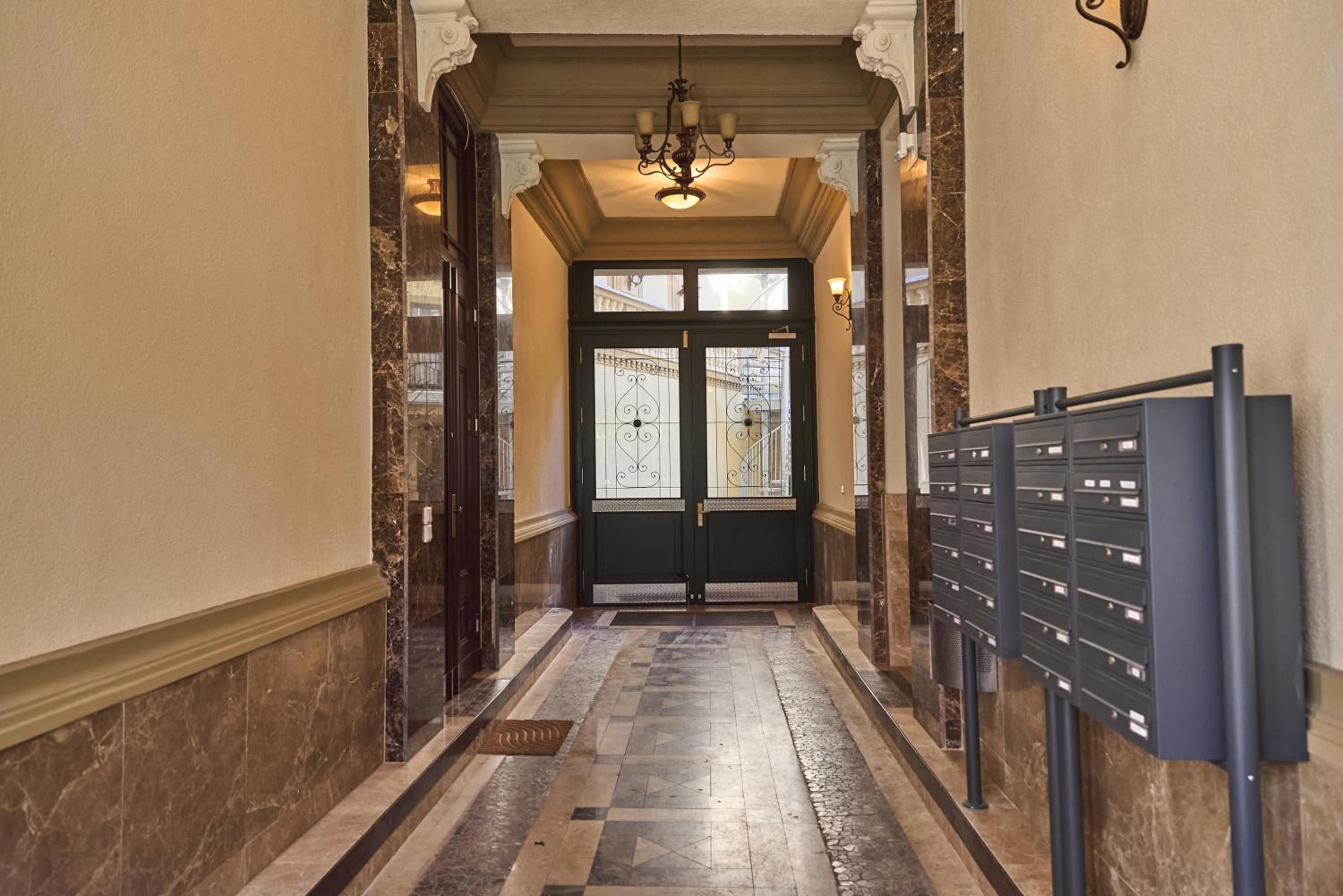 Lux Central Apartment