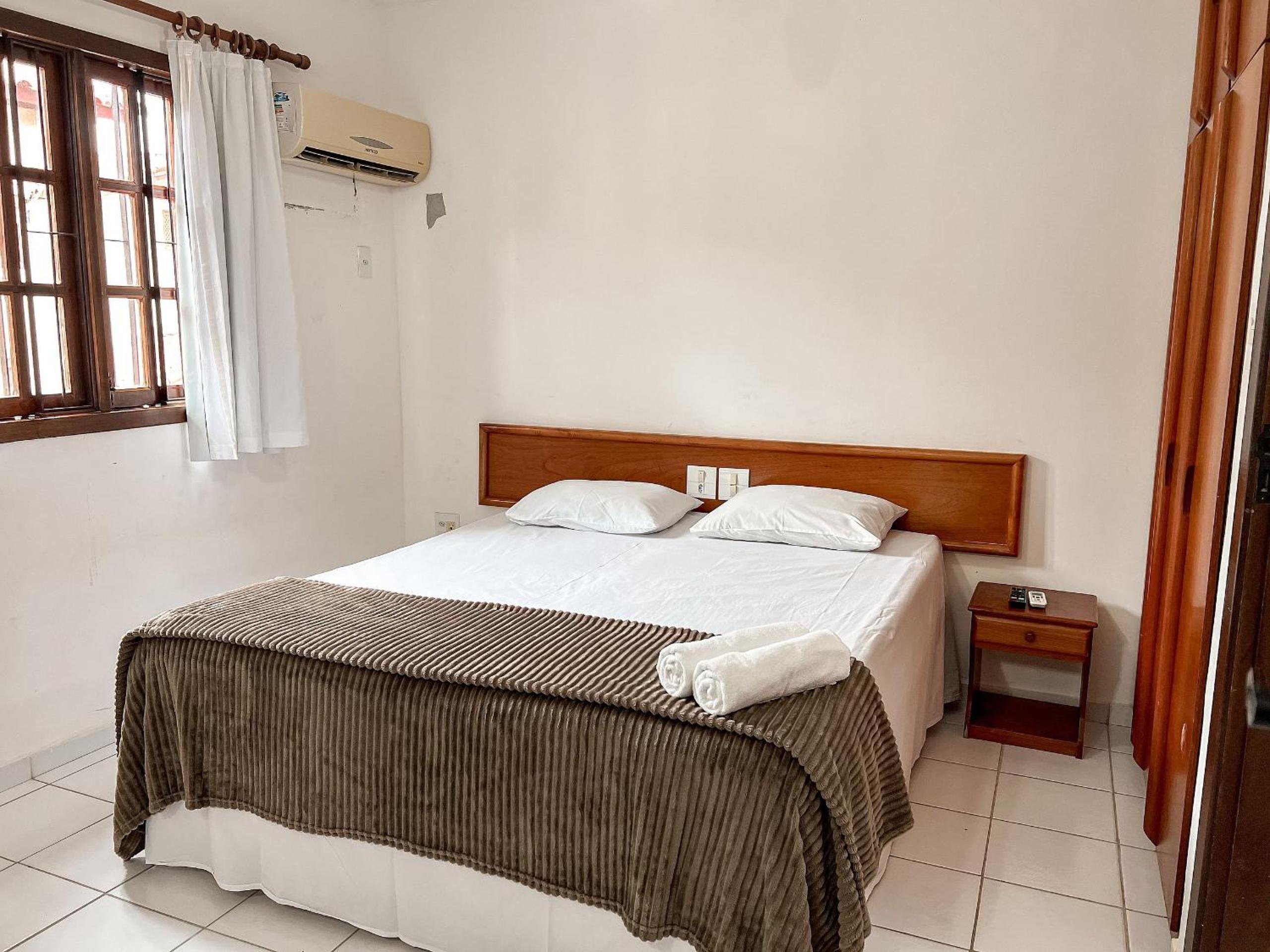 Casas com 2 ou 3 suítes (todas com ar split), com internet privativa 300MBPSno Residencial Nazareth, localizado a aproximadamente 80m da praia de Taperapuã
