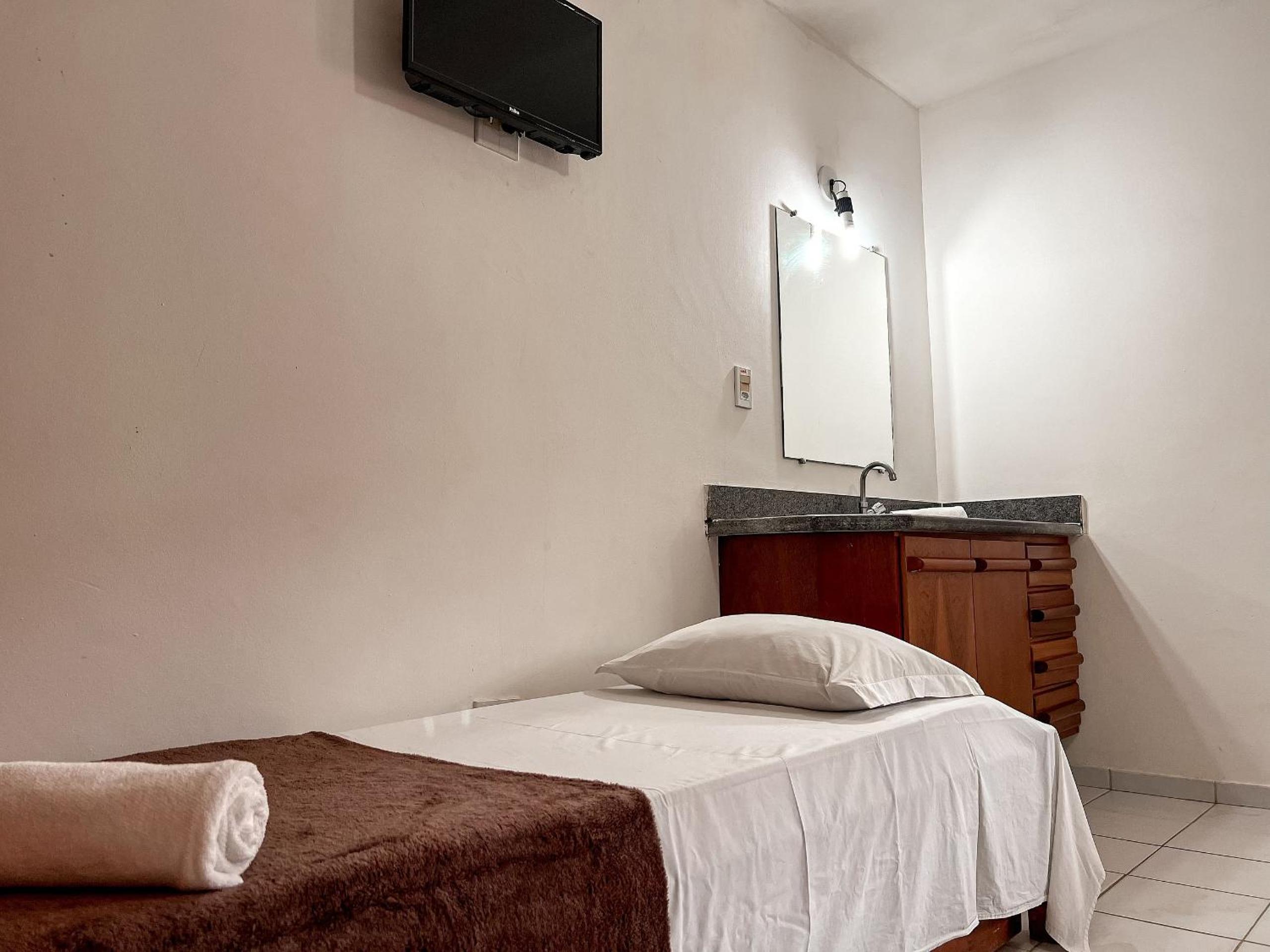 Casas com 2 ou 3 suítes (todas com ar split), com internet privativa 300MBPSno Residencial Nazareth, localizado a aproximadamente 80m da praia de Taperapuã