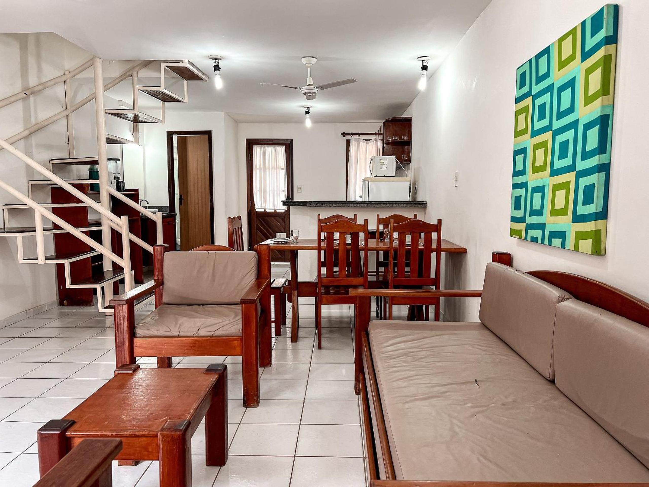 Casas com 2 ou 3 suítes (todas com ar split), com internet privativa 300MBPSno Residencial Nazareth, localizado a aproximadamente 80m da praia de Taperapuã