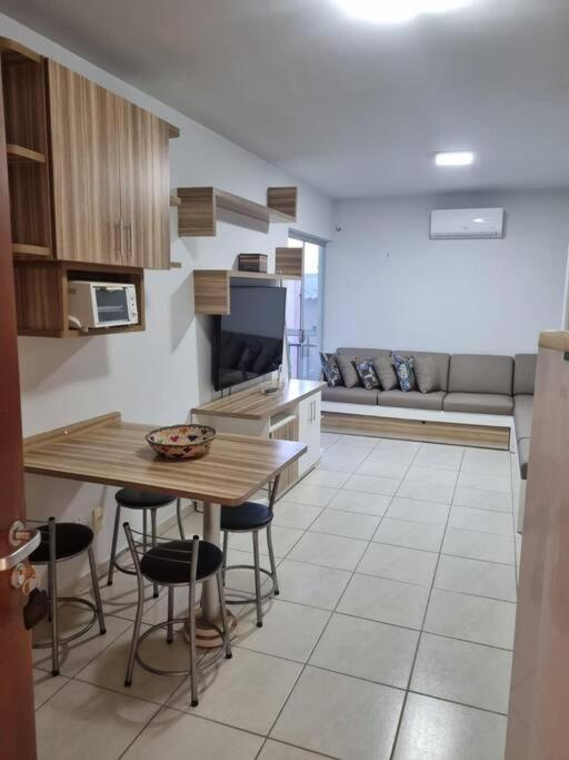 Apartamento próximo ao clube náutico