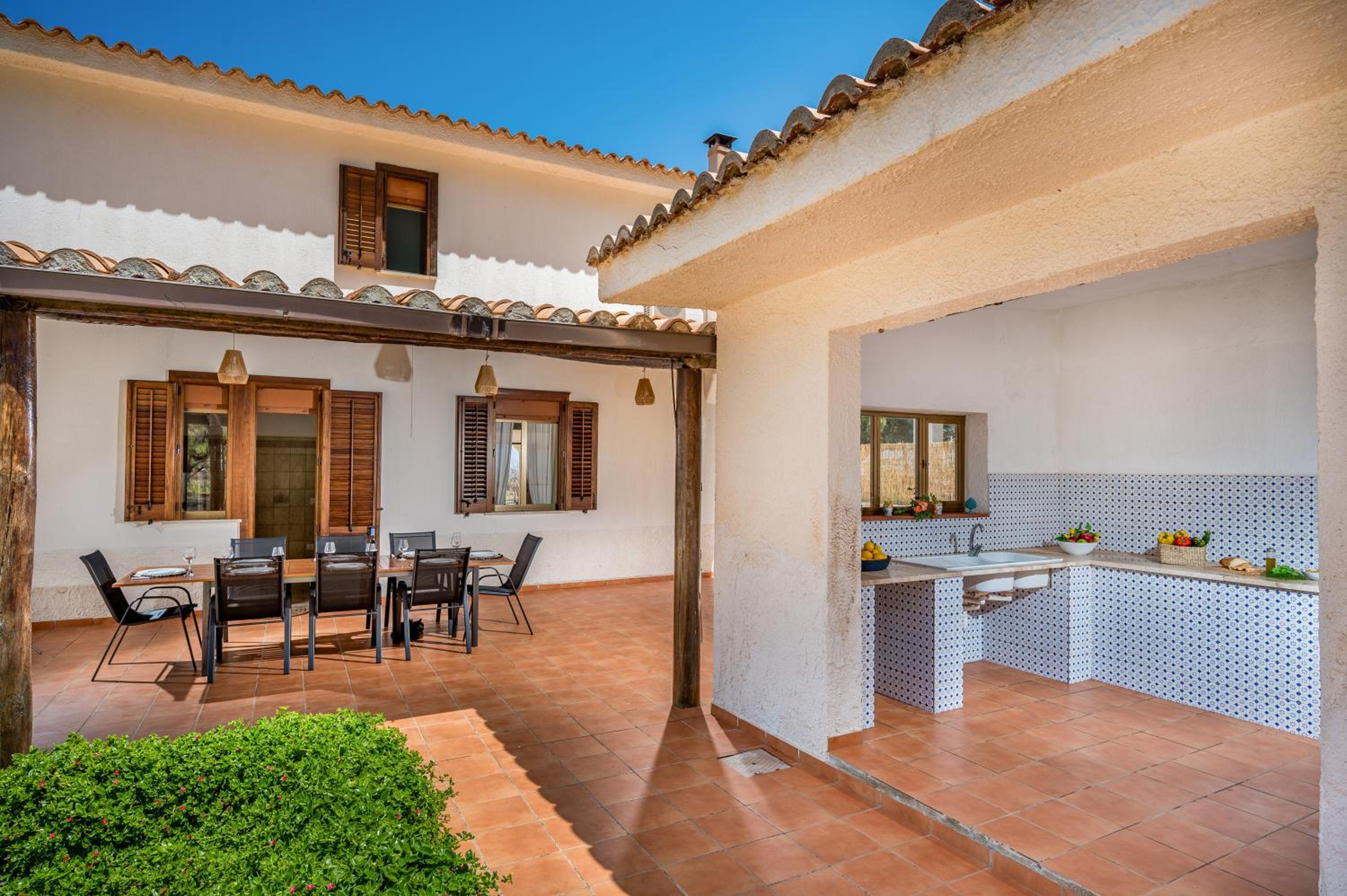 Villa Naumachos