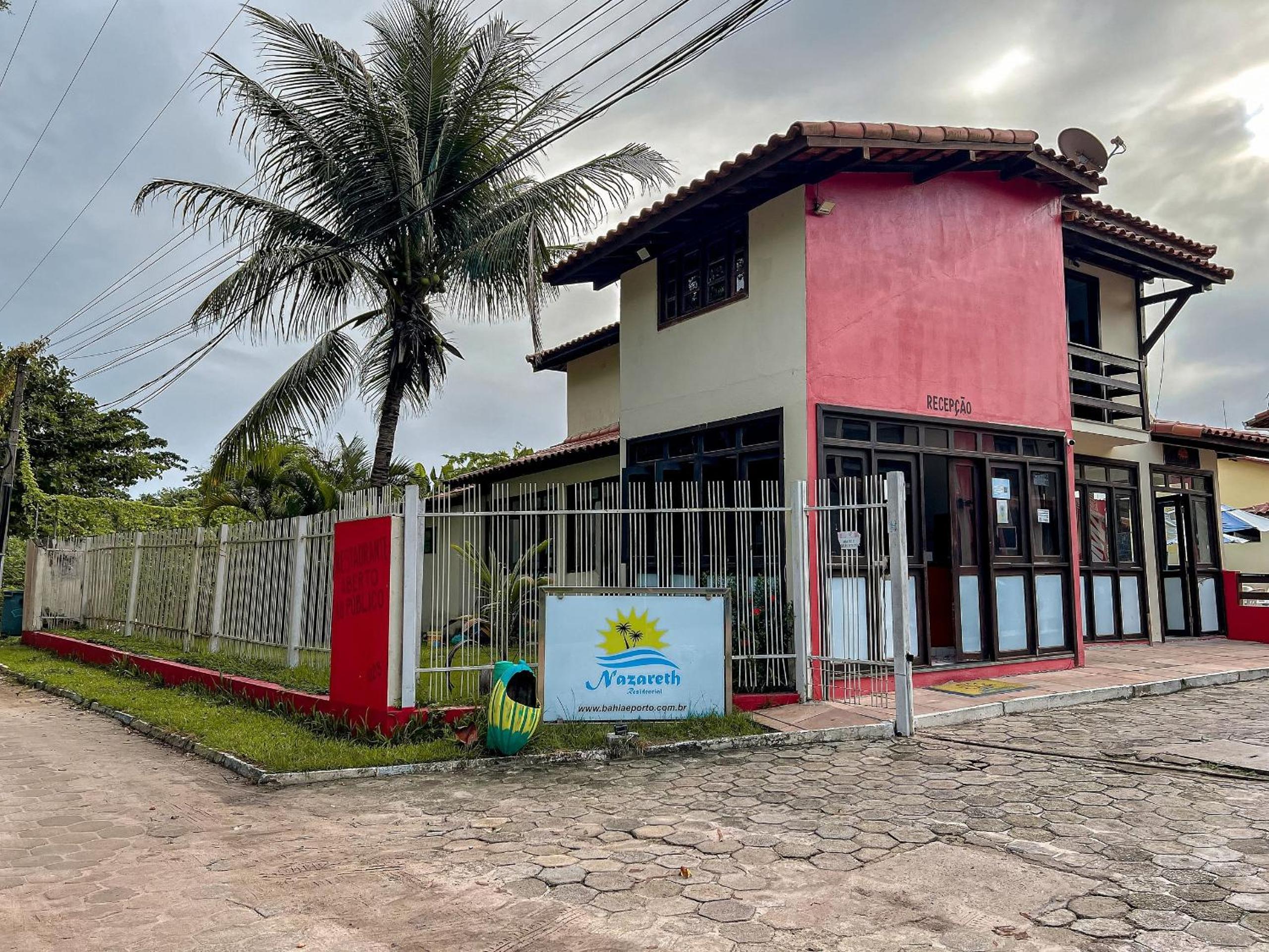Casas com 2 ou 3 suítes (todas com ar split), com internet privativa 300MBPSno Residencial Nazareth, localizado a aproximadamente 80m da praia de Taperapuã