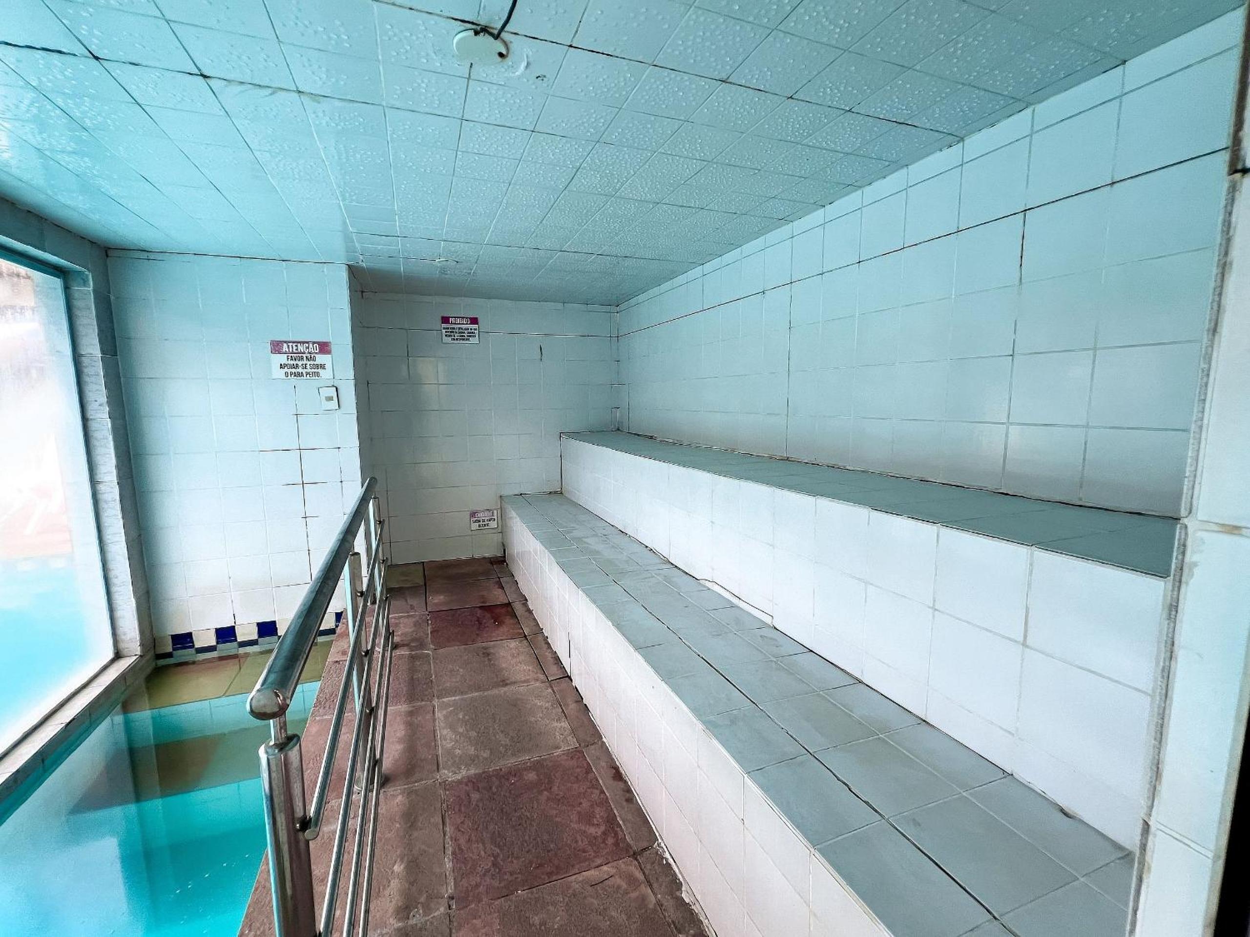Casas com 2 ou 3 suítes (todas com ar split), com internet privativa 300MBPSno Residencial Nazareth, localizado a aproximadamente 80m da praia de Taperapuã