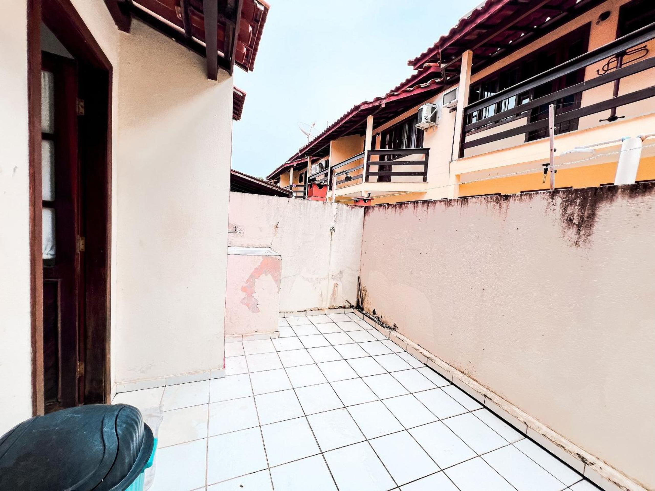 Casas com 2 ou 3 suítes (todas com ar split), com internet privativa 300MBPSno Residencial Nazareth, localizado a aproximadamente 80m da praia de Taperapuã