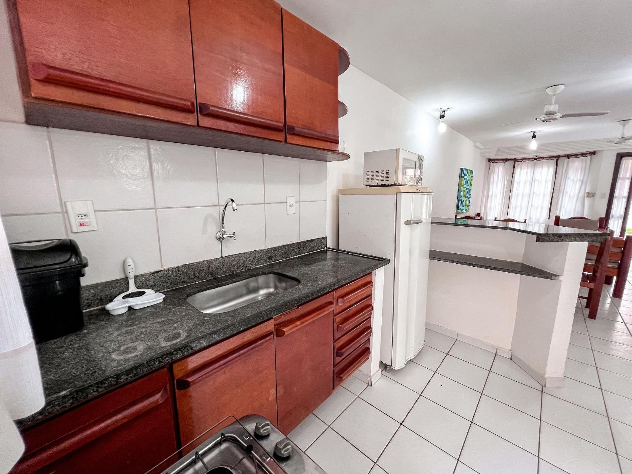 Casas com 2 ou 3 suítes (todas com ar split), com internet privativa 300MBPSno Residencial Nazareth, localizado a aproximadamente 80m da praia de Taperapuã