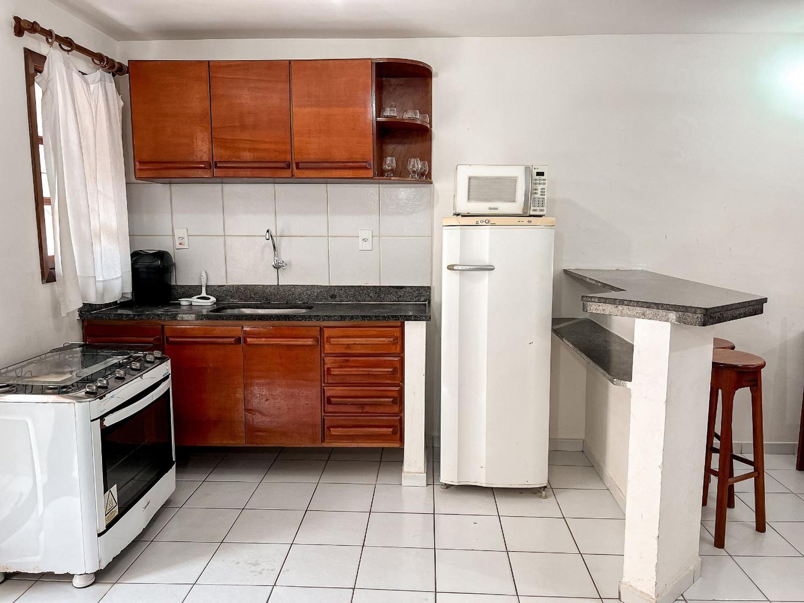Casas com 2 ou 3 suítes (todas com ar split), com internet privativa 300MBPSno Residencial Nazareth, localizado a aproximadamente 80m da praia de Taperapuã