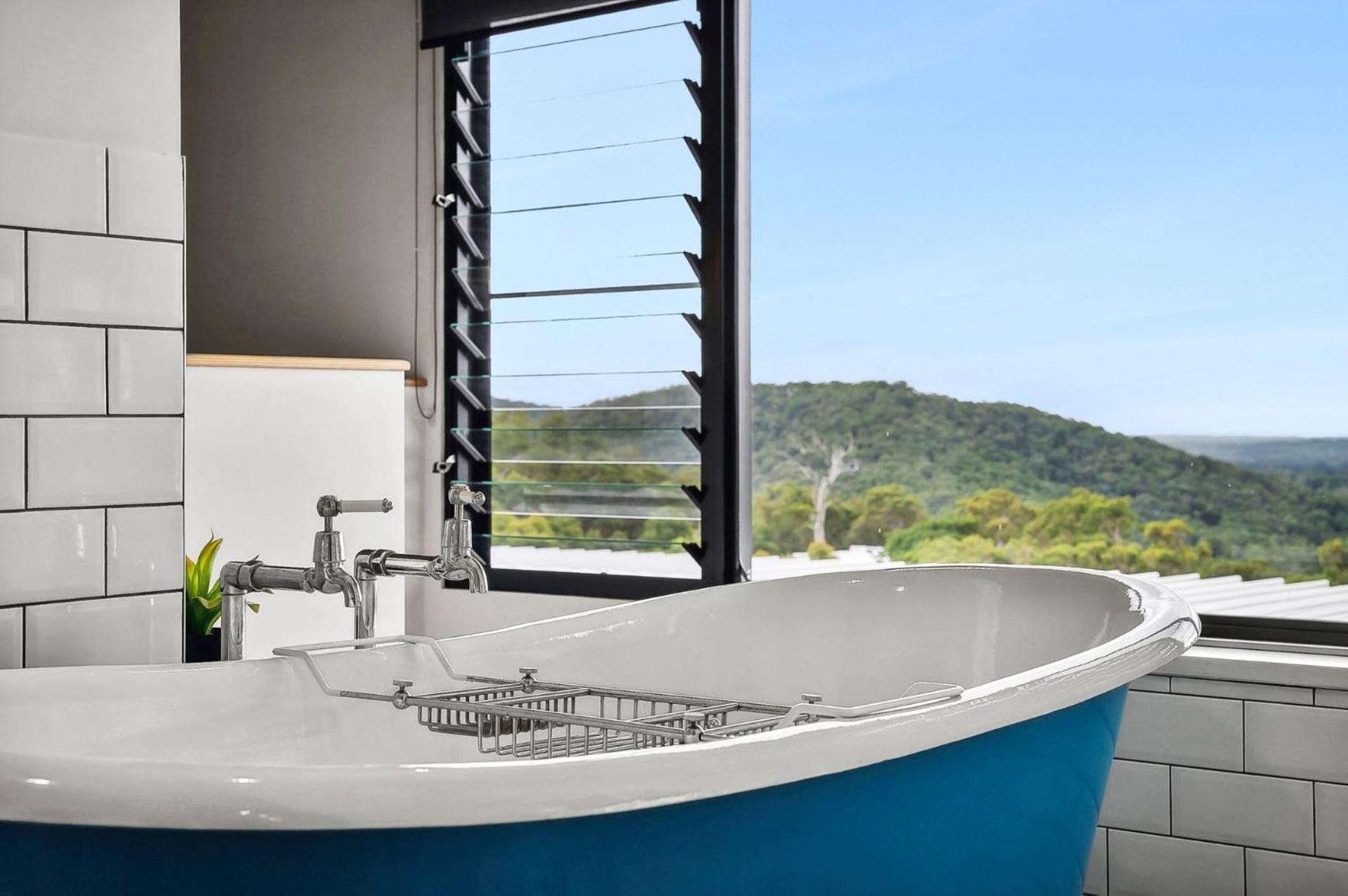 Coolum Scenic Getaway - Mountain & Ocean views only 15 minutes from the beach