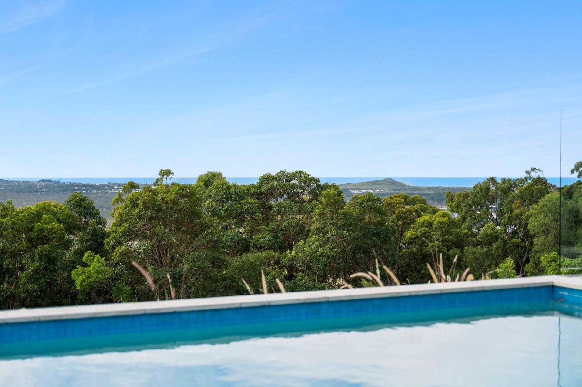 Coolum Scenic Getaway - Mountain & Ocean views only 15 minutes from the beach