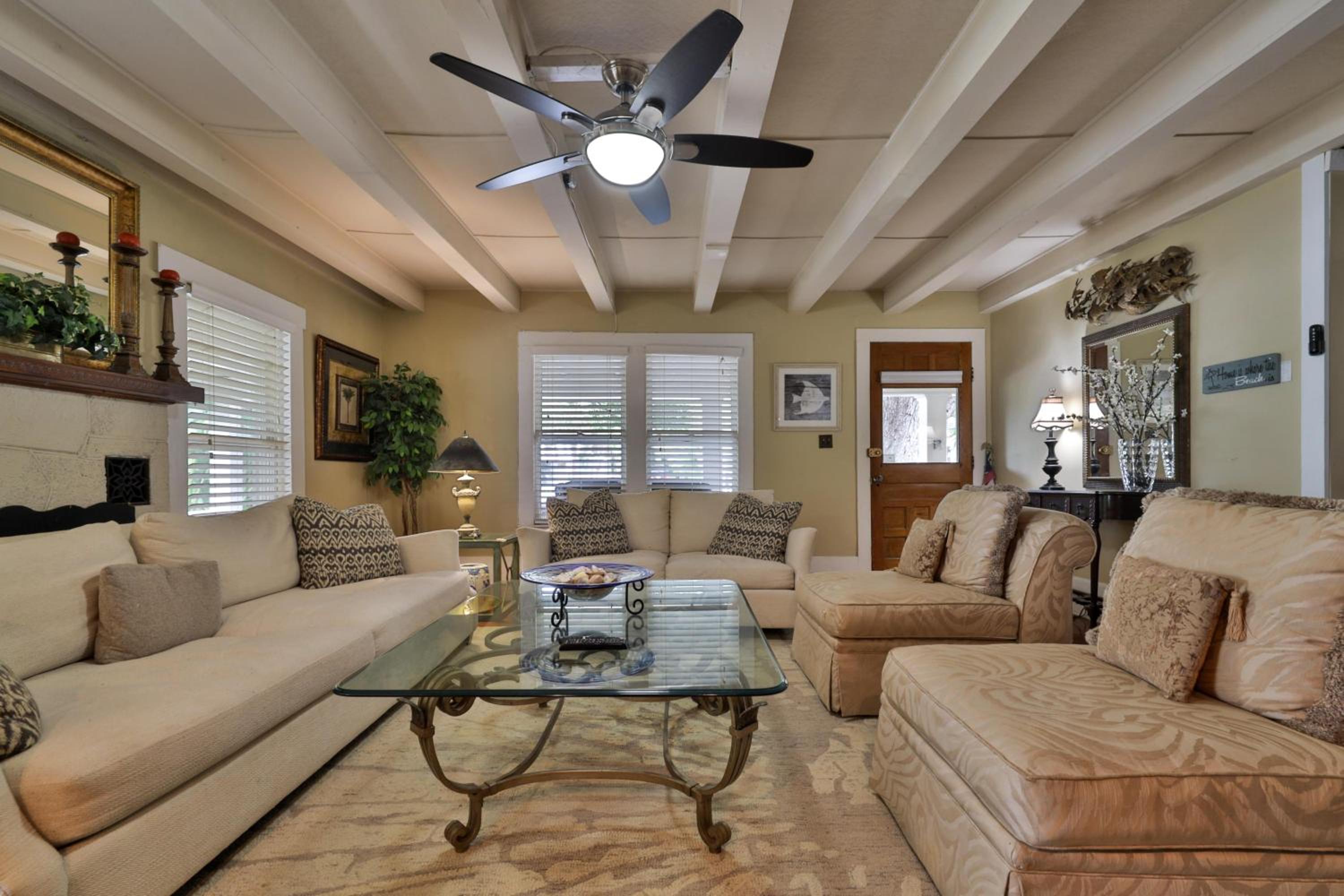 Vintage Coastal Retreat 2Br Home Near Flagler Ave & Beach view 5
