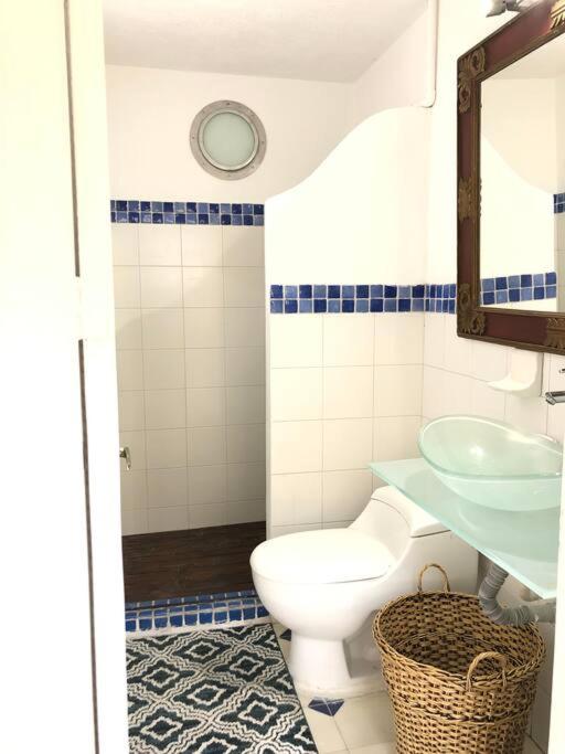 COZY LOFT WHIT JACUZZI & OCEAN VIEW IN WALLED CITY