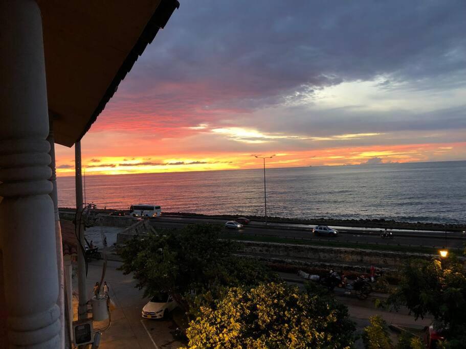 COZY LOFT WHIT JACUZZI & OCEAN VIEW IN WALLED CITY