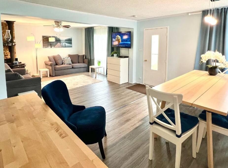 Bella Vita Waterfront Cottage in Havelock
