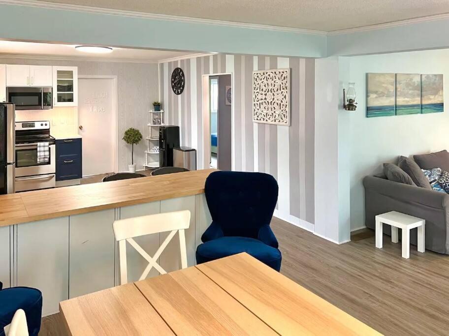 Bella Vita Waterfront Cottage in Havelock