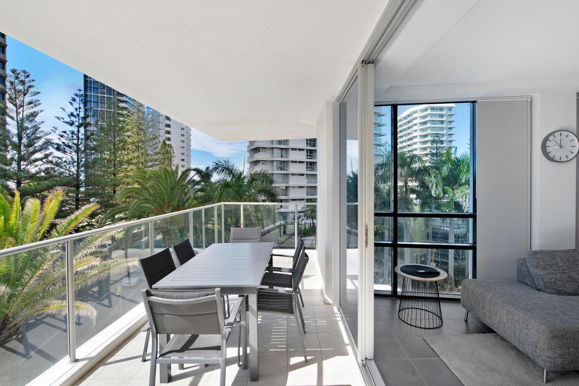 3 Bedroom Apartment Close To The Beach