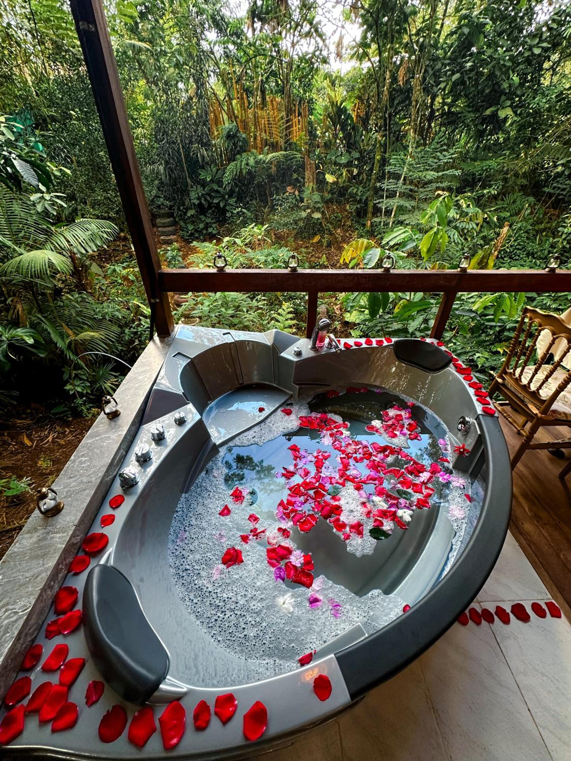Amazon Puyu Glamping