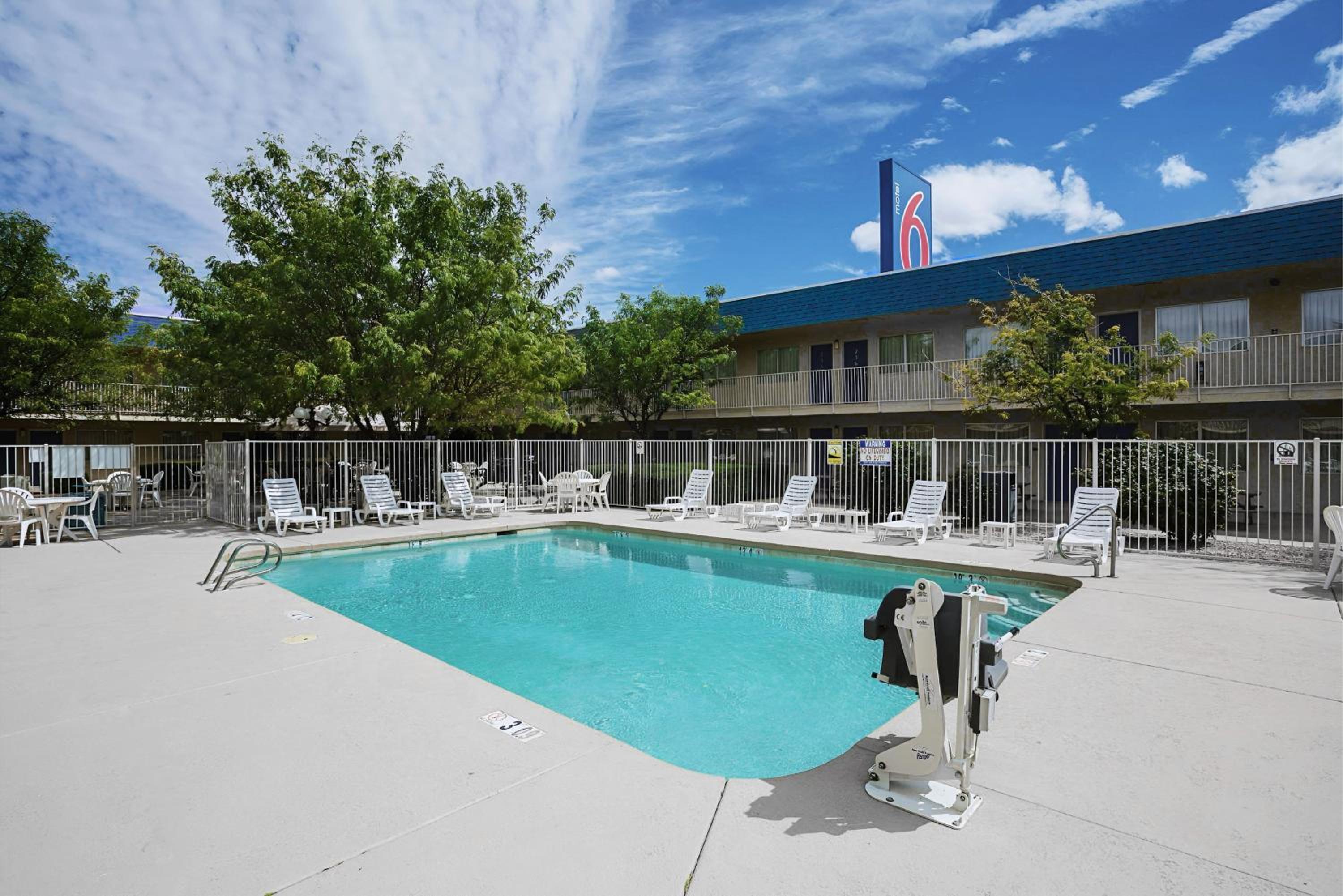 Holbrook Vacations - Motel 6-Holbrook, AZ - Property Image 5