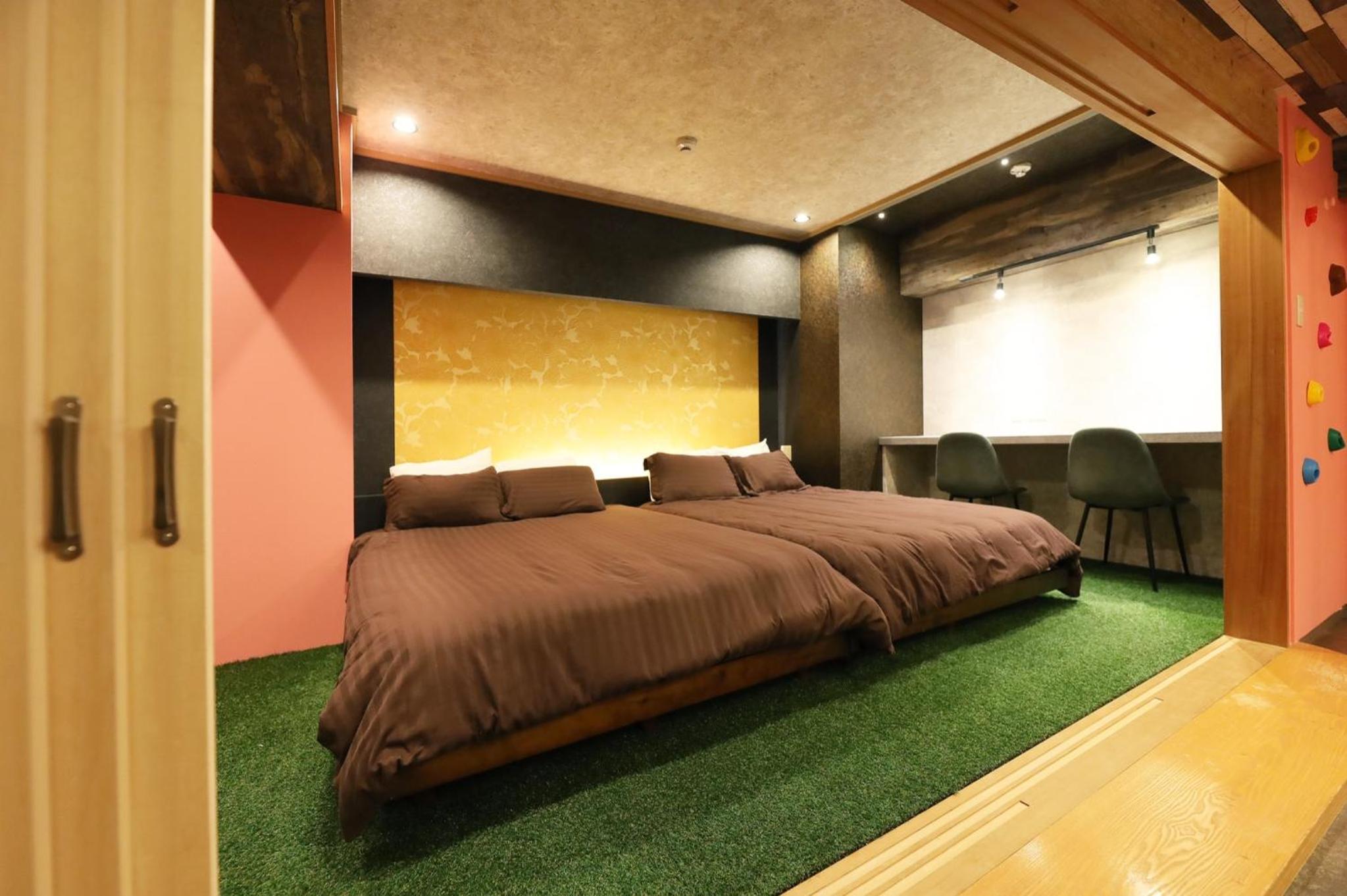 hotel room
