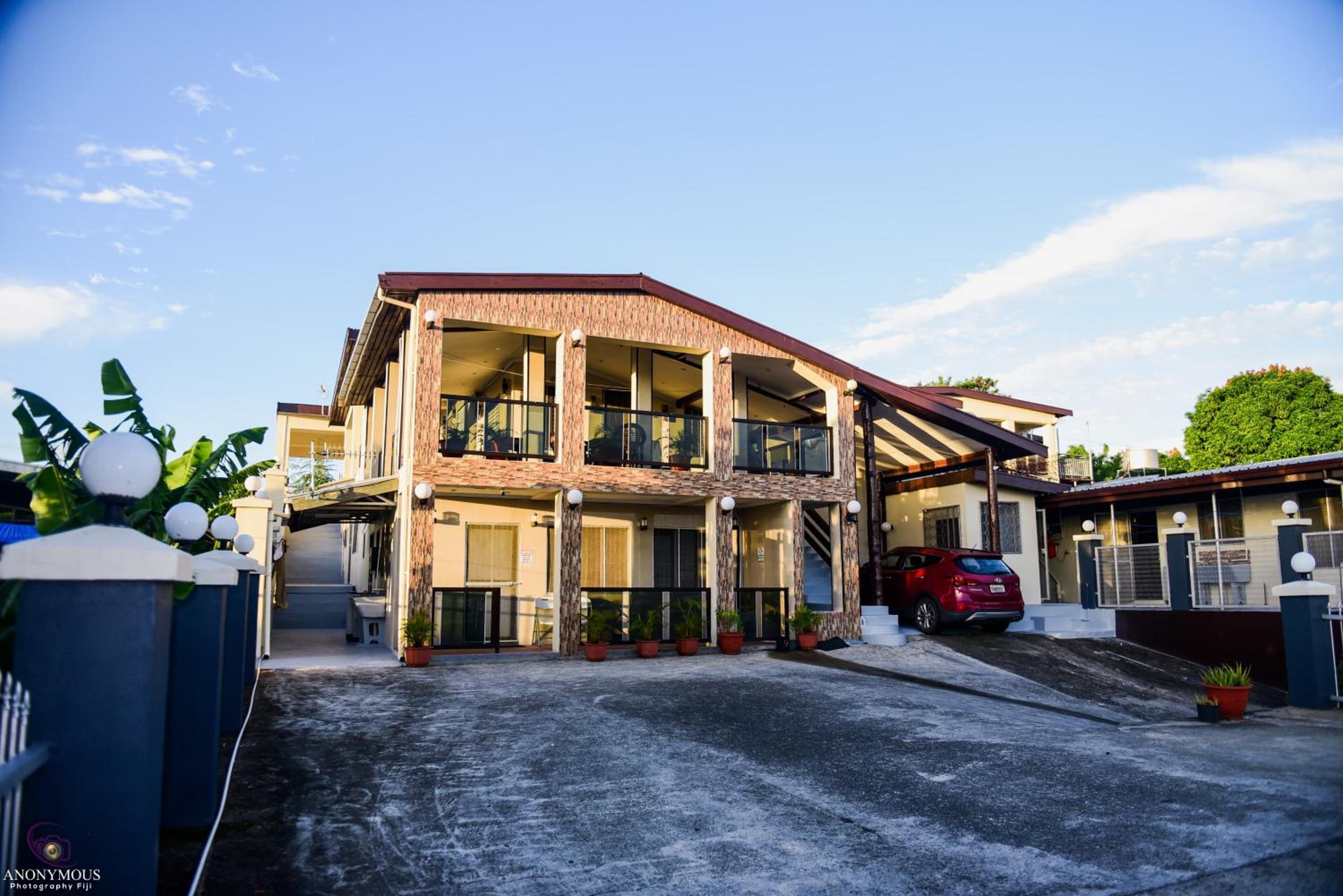 Shashi's Villa & Luxurious Apartments - view 13