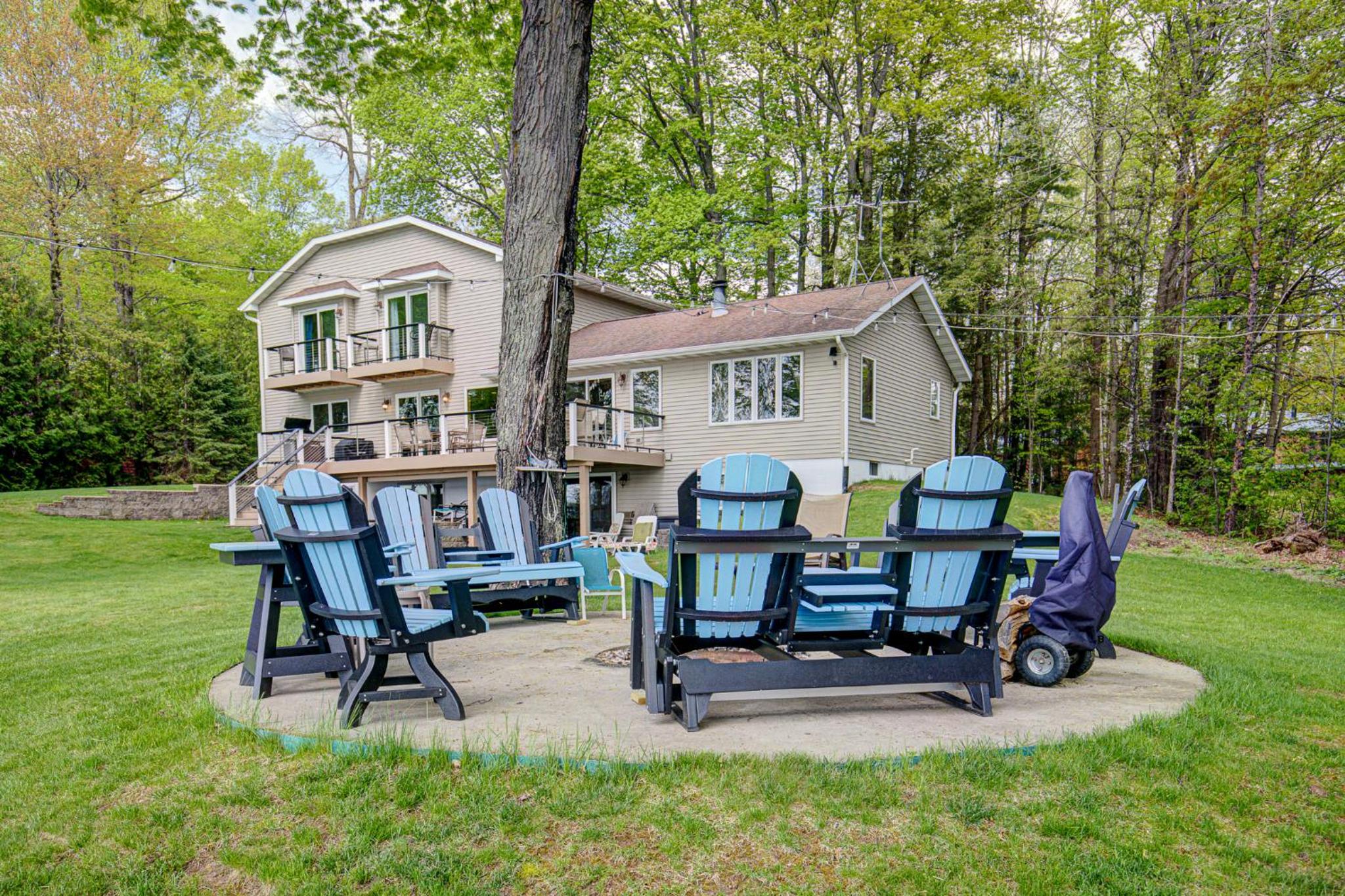 Sabel's Retreat On Summit Lake view 2