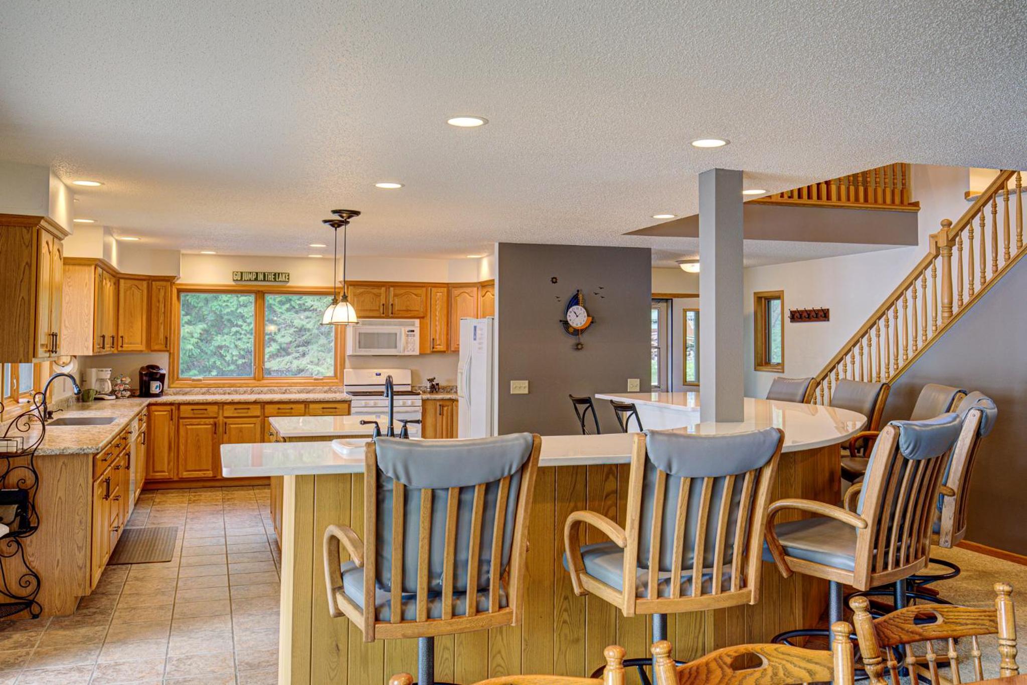 Sabel's Retreat On Summit Lake view 3