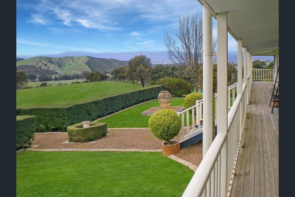 IRONBARK FARM Farmhouse on 52 acres in the scenic Yarra Valley