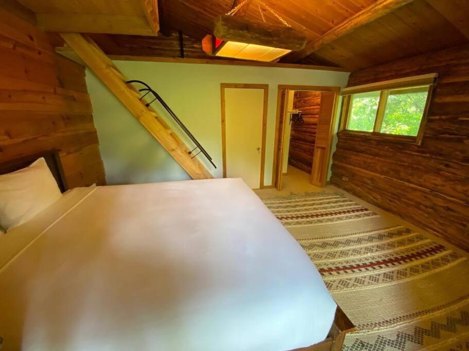 Aspen's Cabin