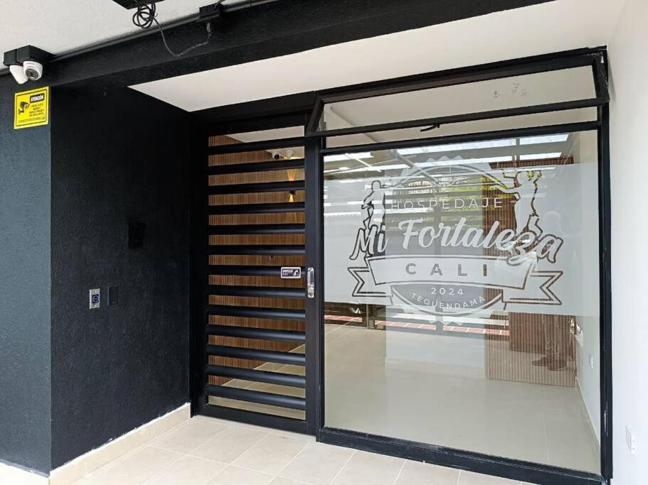 Elegancia, Confort, Cercania a MallPlaza Cali. Apto #102 Tequendama