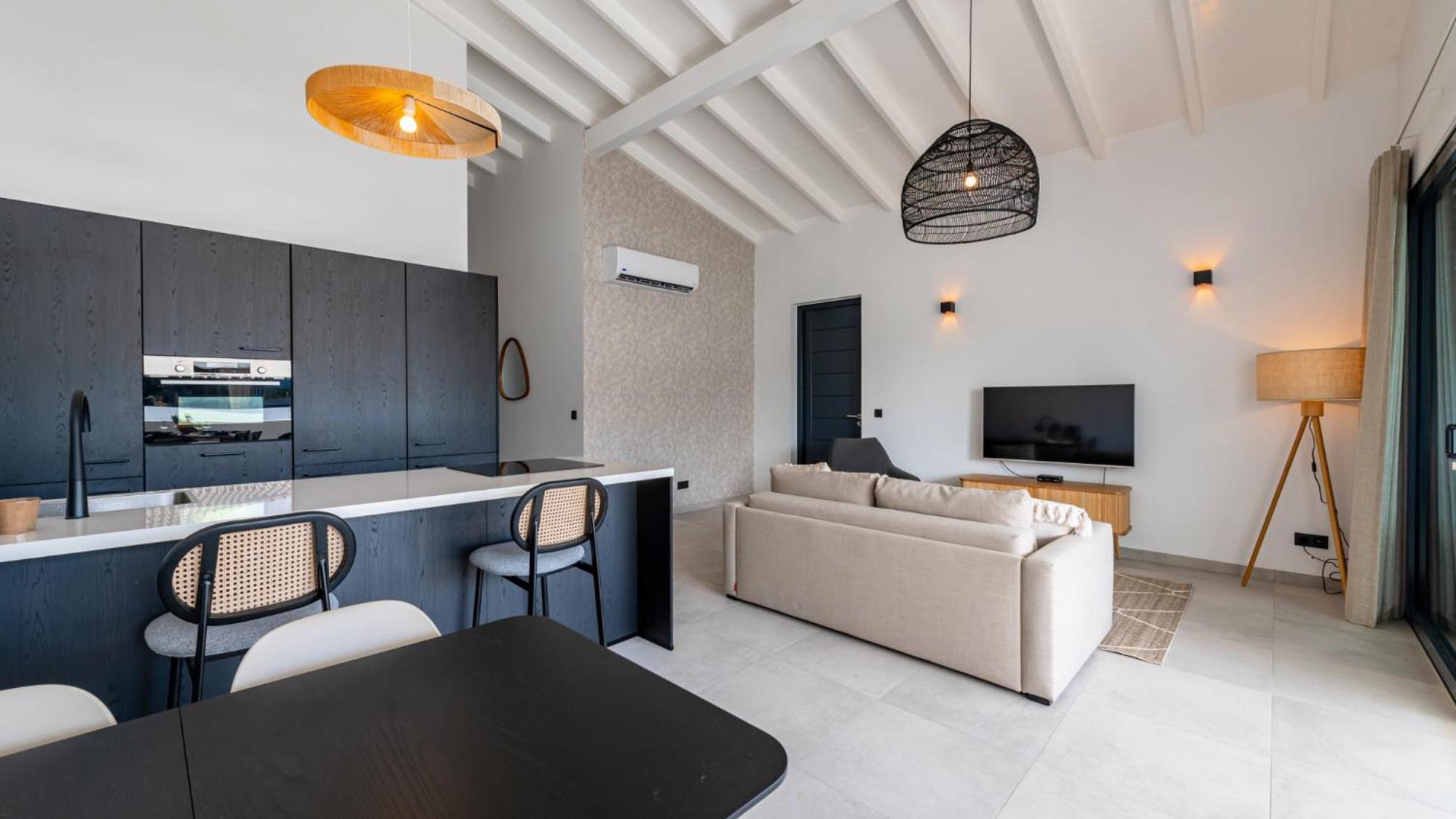 Palm Tree Curaçao - A brand new Penthouse just minutes from the beach