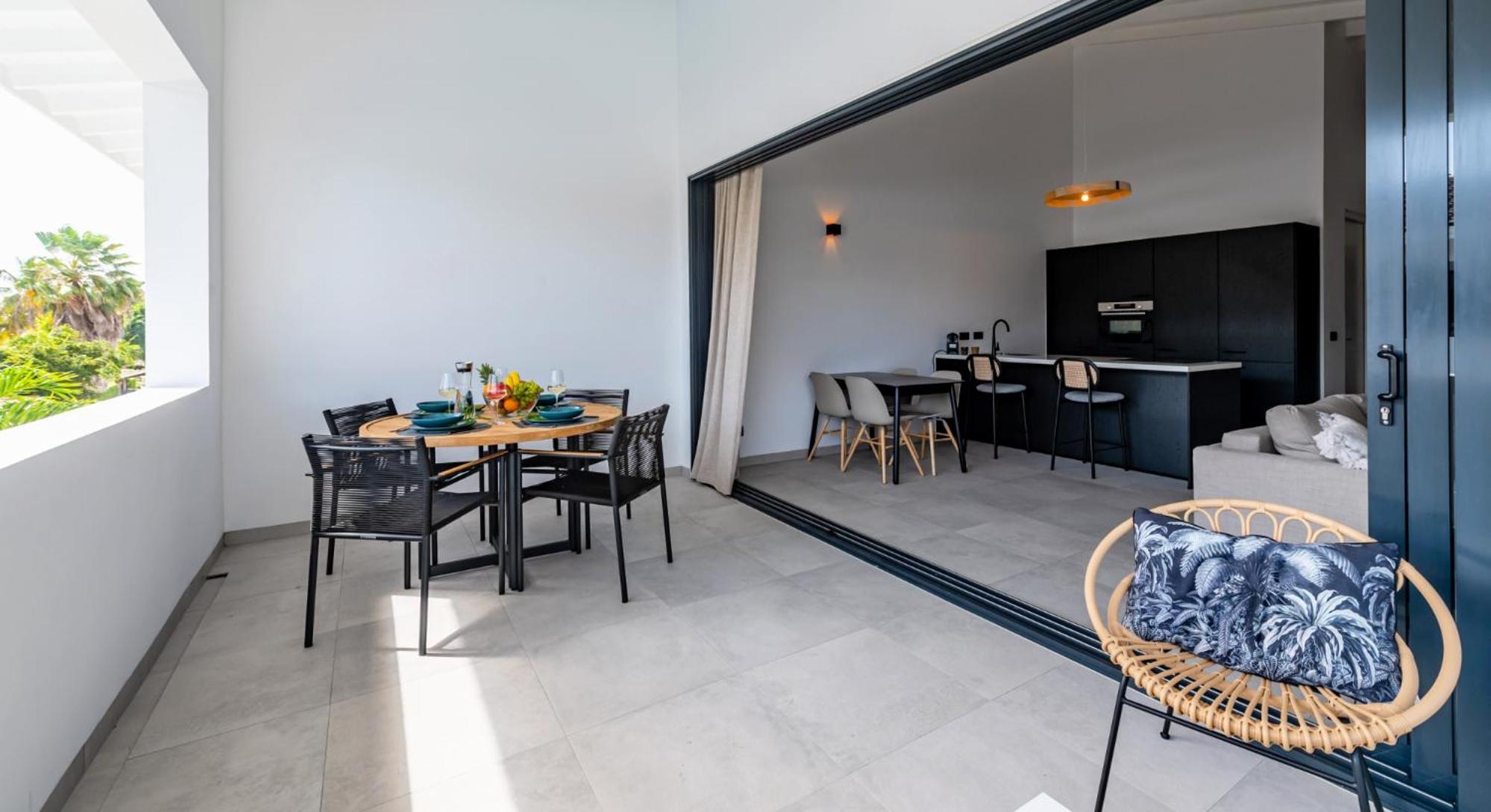 Palm Tree Curaçao - A brand new Penthouse just minutes from the beach