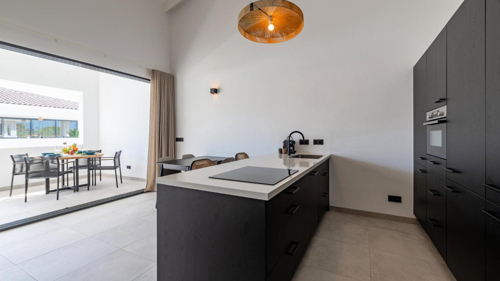 Palm Tree Curaçao - A brand new Penthouse just minutes from the beach