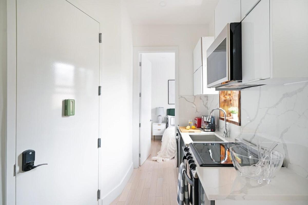 48-5FE Brand New 2BR in prime Midtown