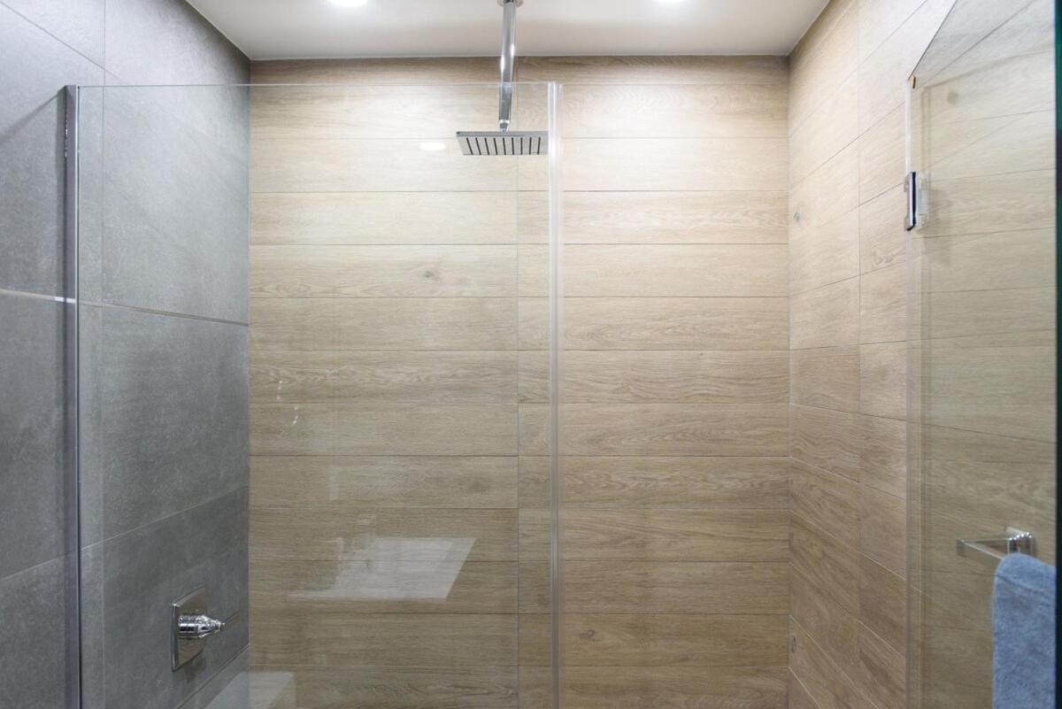 1597-9 Renovated Studio Prime UES WD in unit