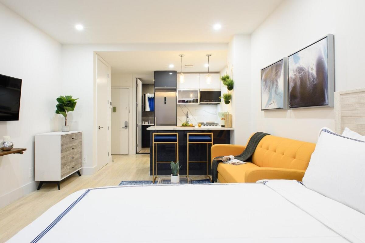 1597-9 Renovated Studio Prime UES WD in unit