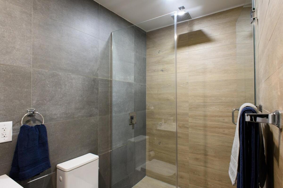 1597-9 Renovated Studio Prime UES WD in unit