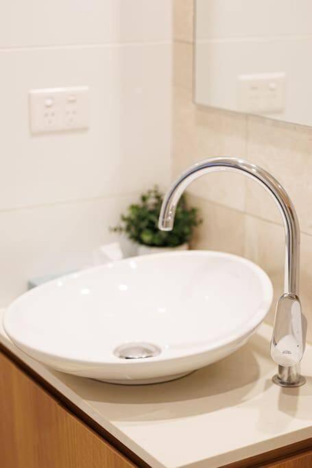 Luxury River Views - Skytower L53#Free Parking