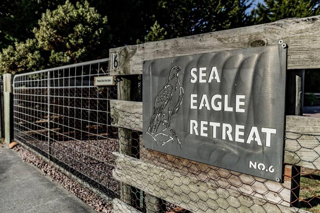 Sea Eagle Escape on Moulting Bay