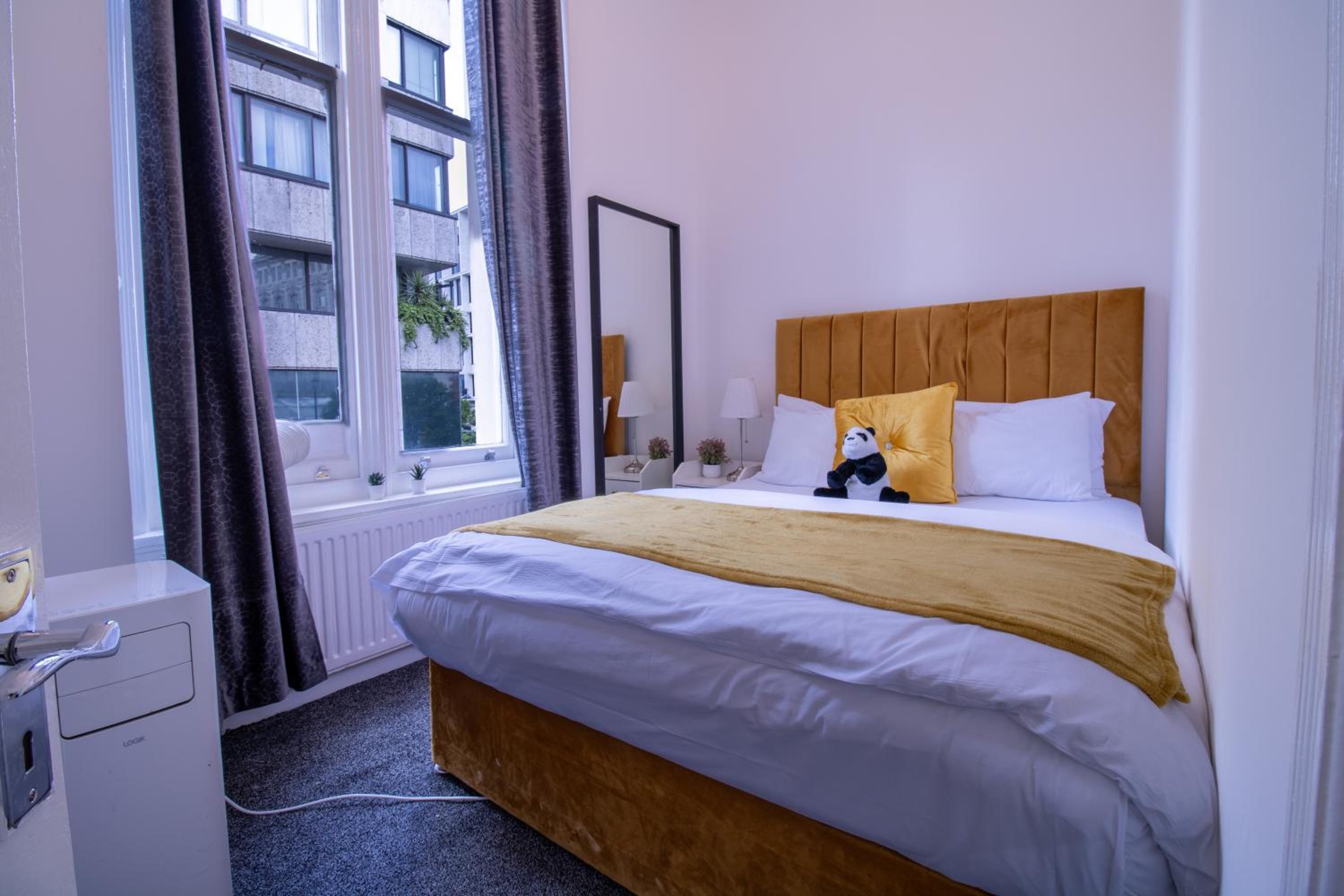 Luxurious Apartments on Oxford Street