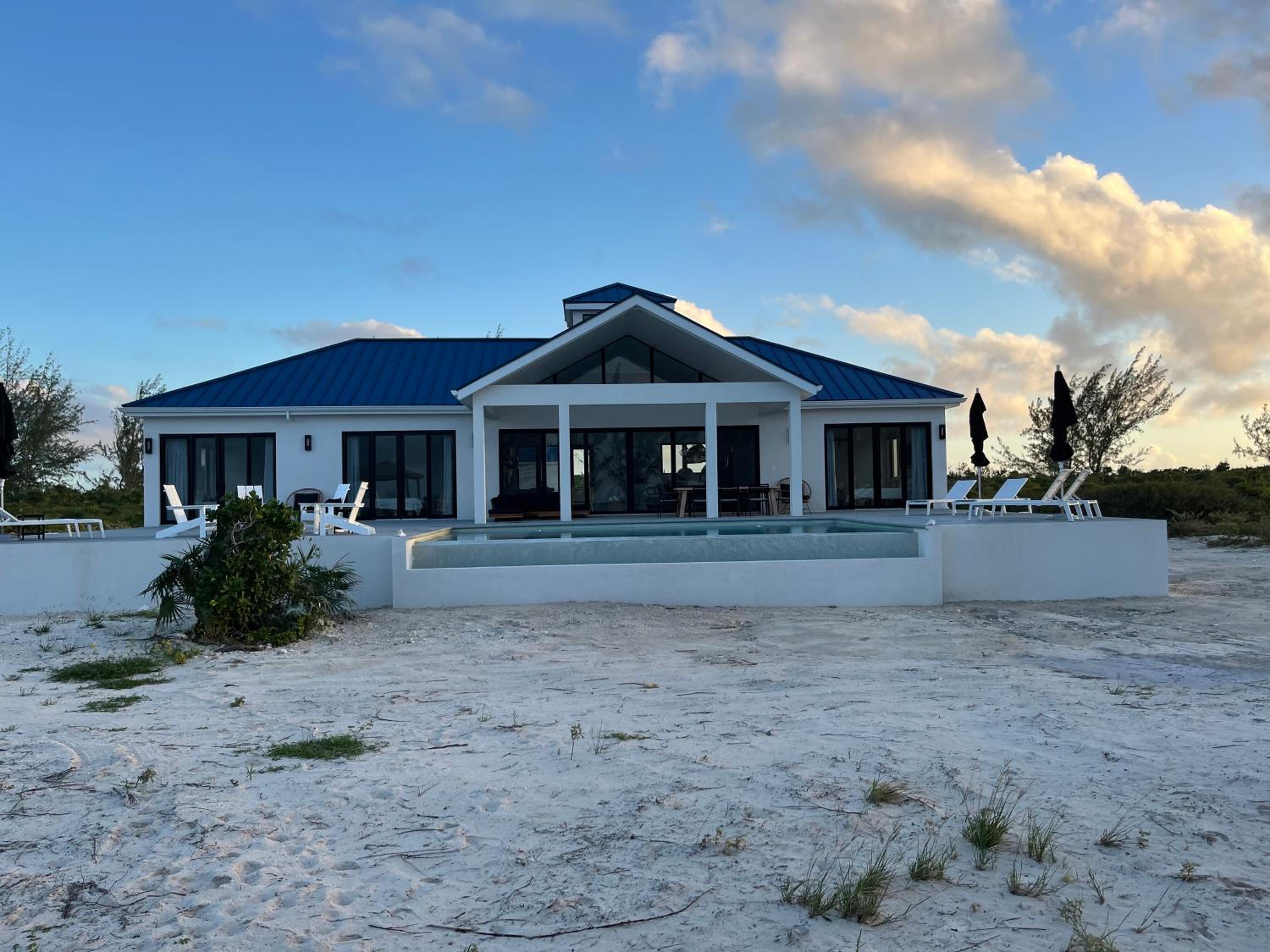 Slow M'Ocean Paradise - hotel in 45 Back Road, Pumpkin Bluff Beach, Whitby