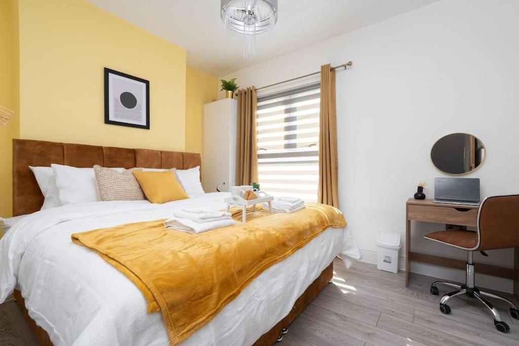 Home in Merseyside, Birkenhead, Wirral Peninsular, photo 28