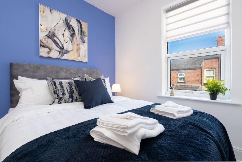 Home in Merseyside, Birkenhead, Wirral Peninsular, photo 27