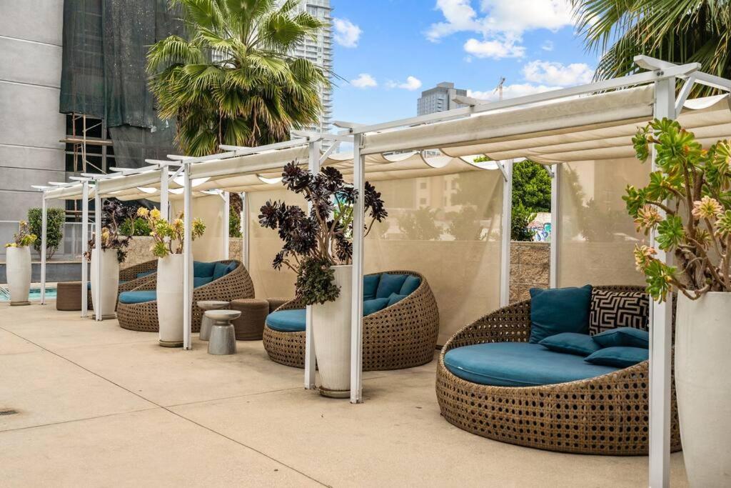 Spacious DTLA home With 2 bed, free parking and pool