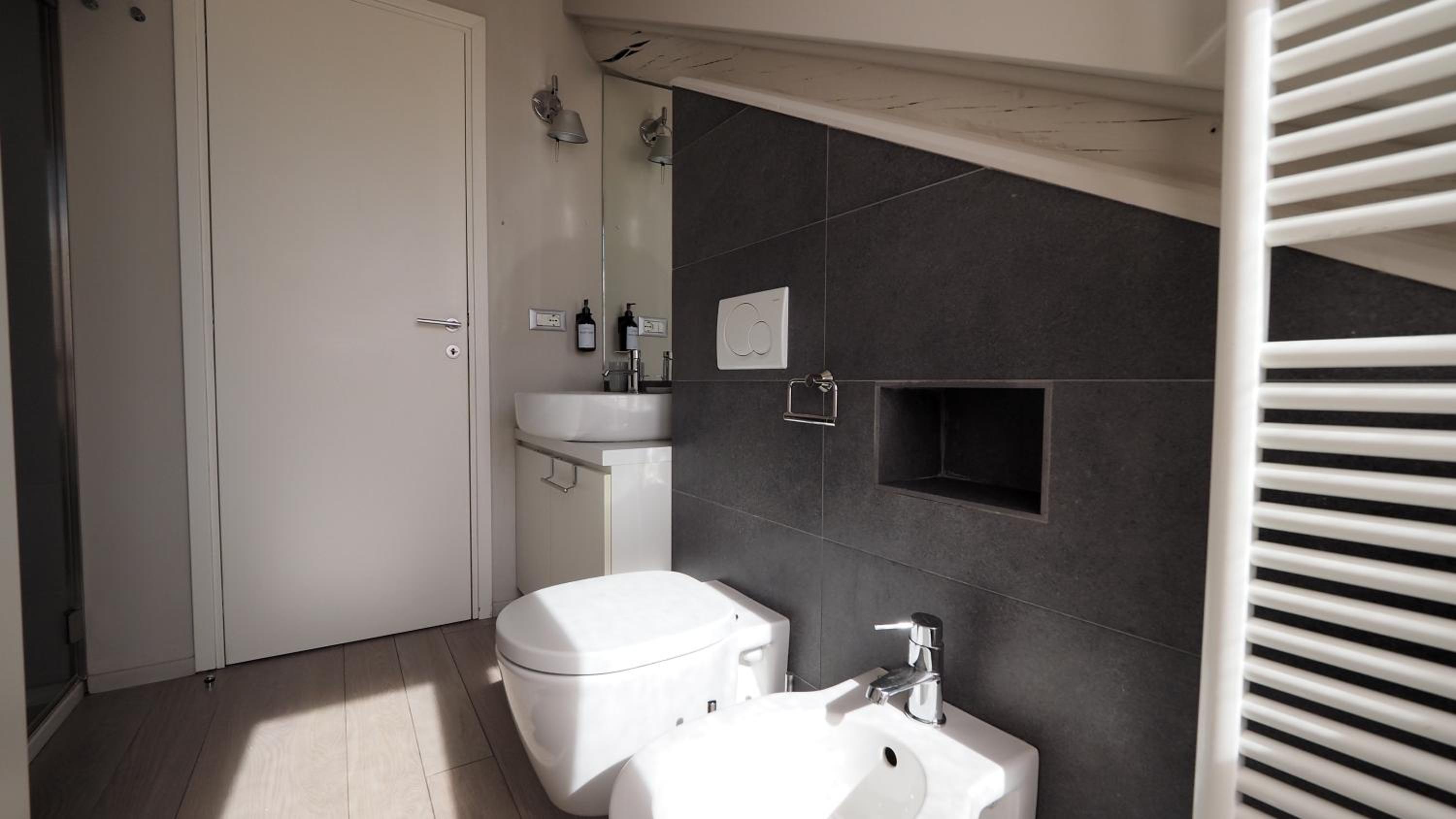 White Note Apartment