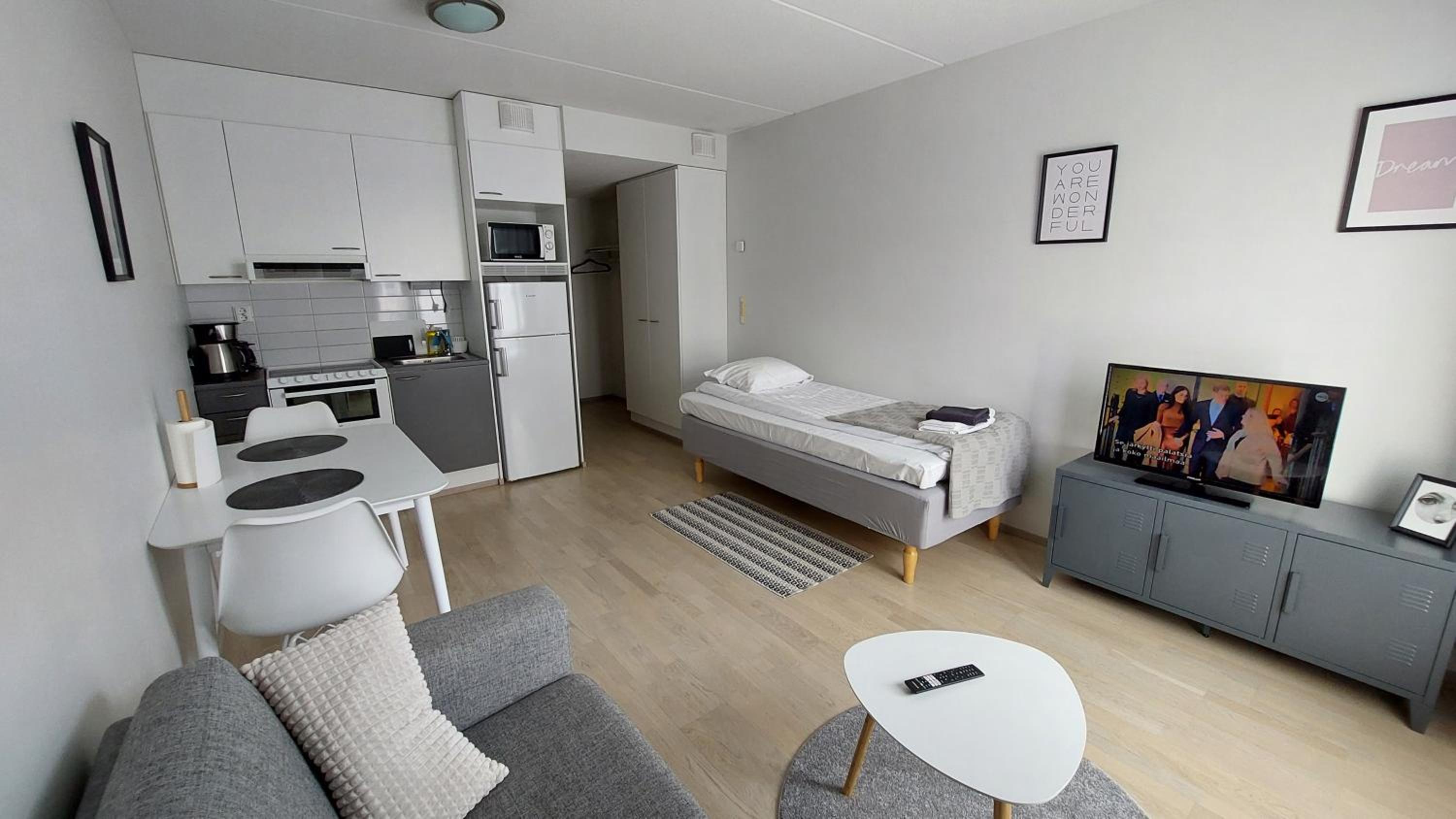 Very nice studio right next to the train station and free parking Kotimaailma Apartments view 5