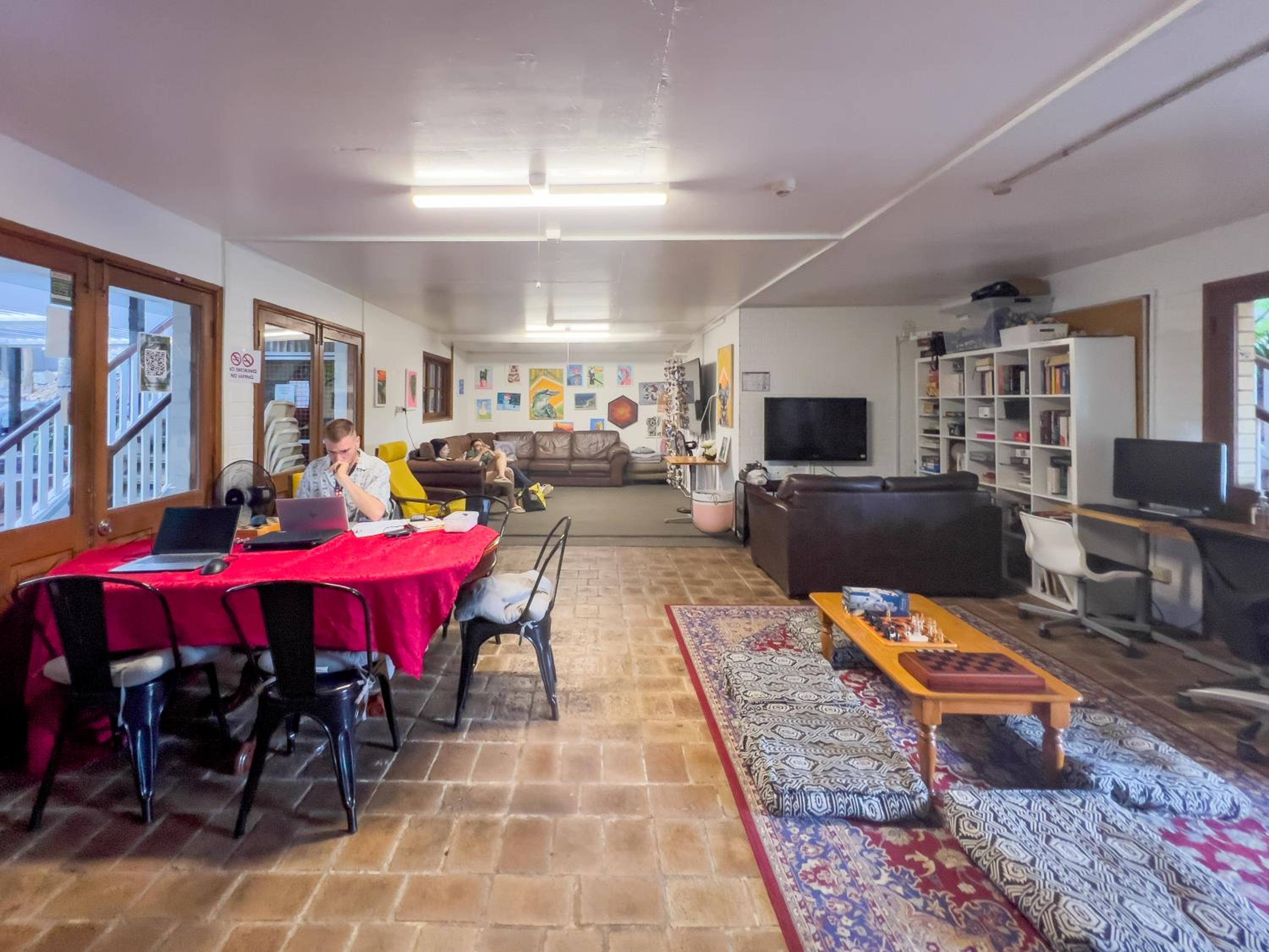 Somewhere To Stay Backpackers-4