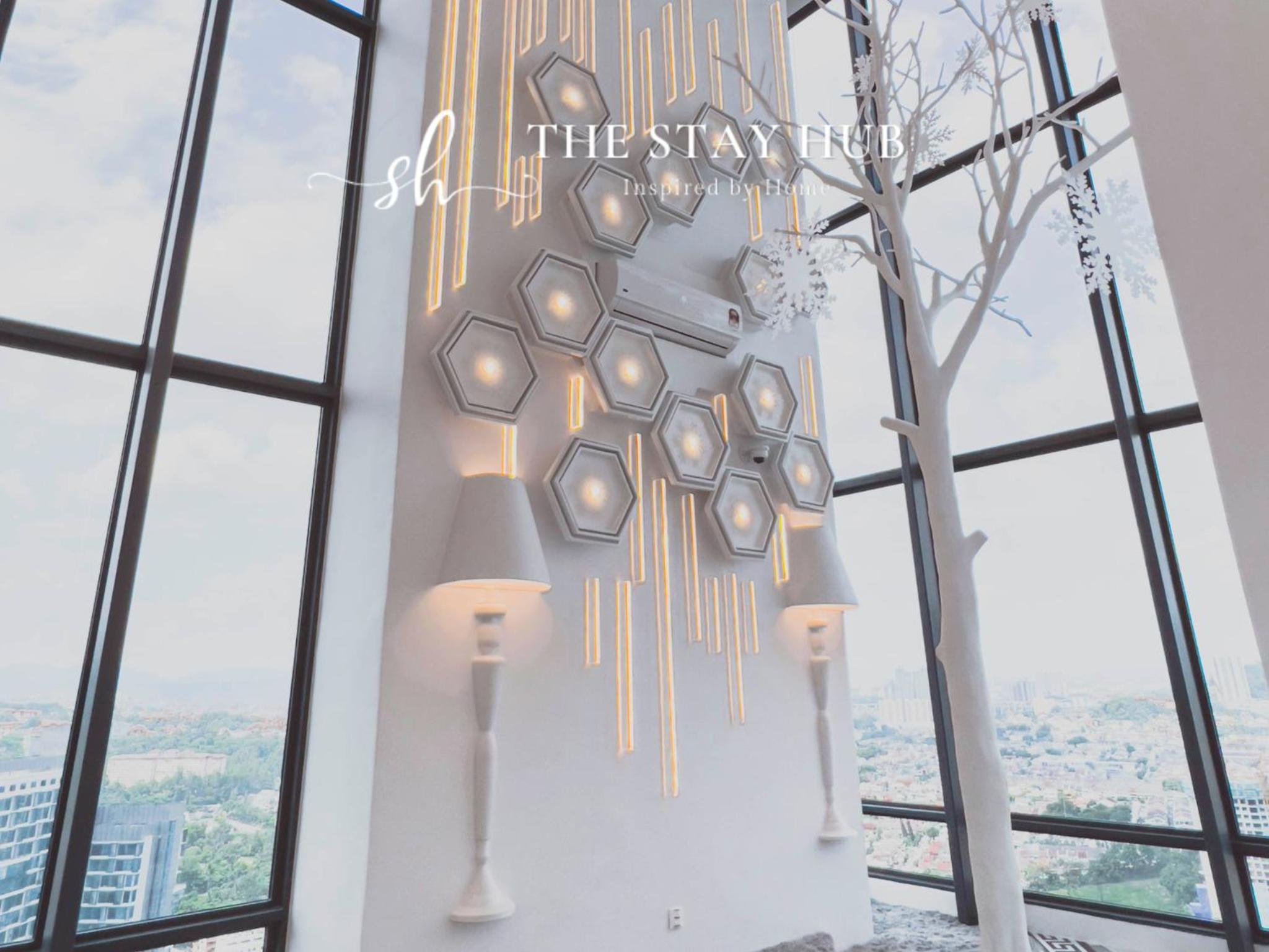 Arte Cheras Luxury Suites - Near TBS & MRT - Easy Access to TRX, Stadium -Bukit Jalil, KLCC- Free 1Parking
