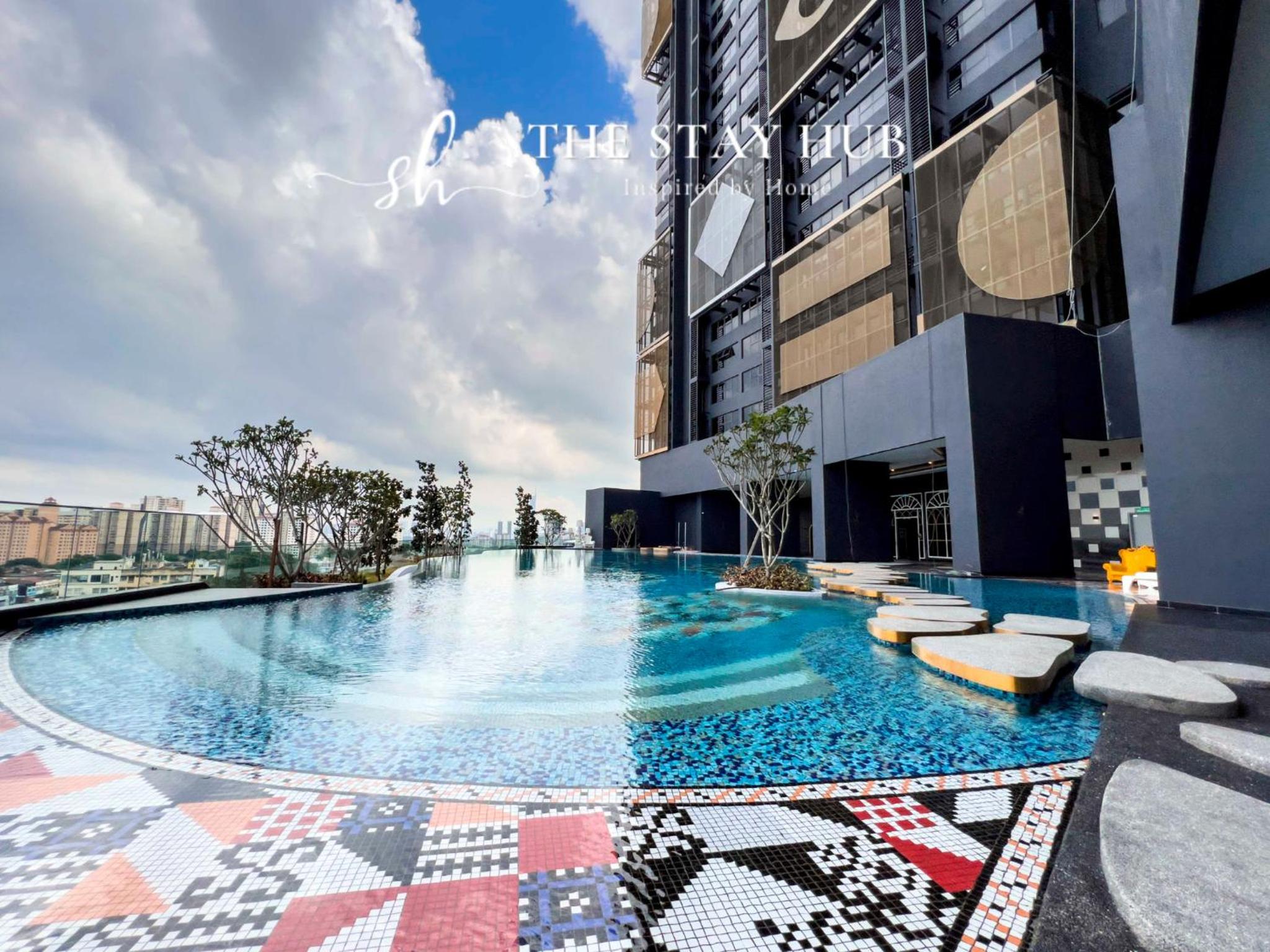 Arte Cheras Luxury Suites - Near TBS & MRT - Easy Access to TRX, Stadium -Bukit Jalil, KLCC- Free 1Parking
