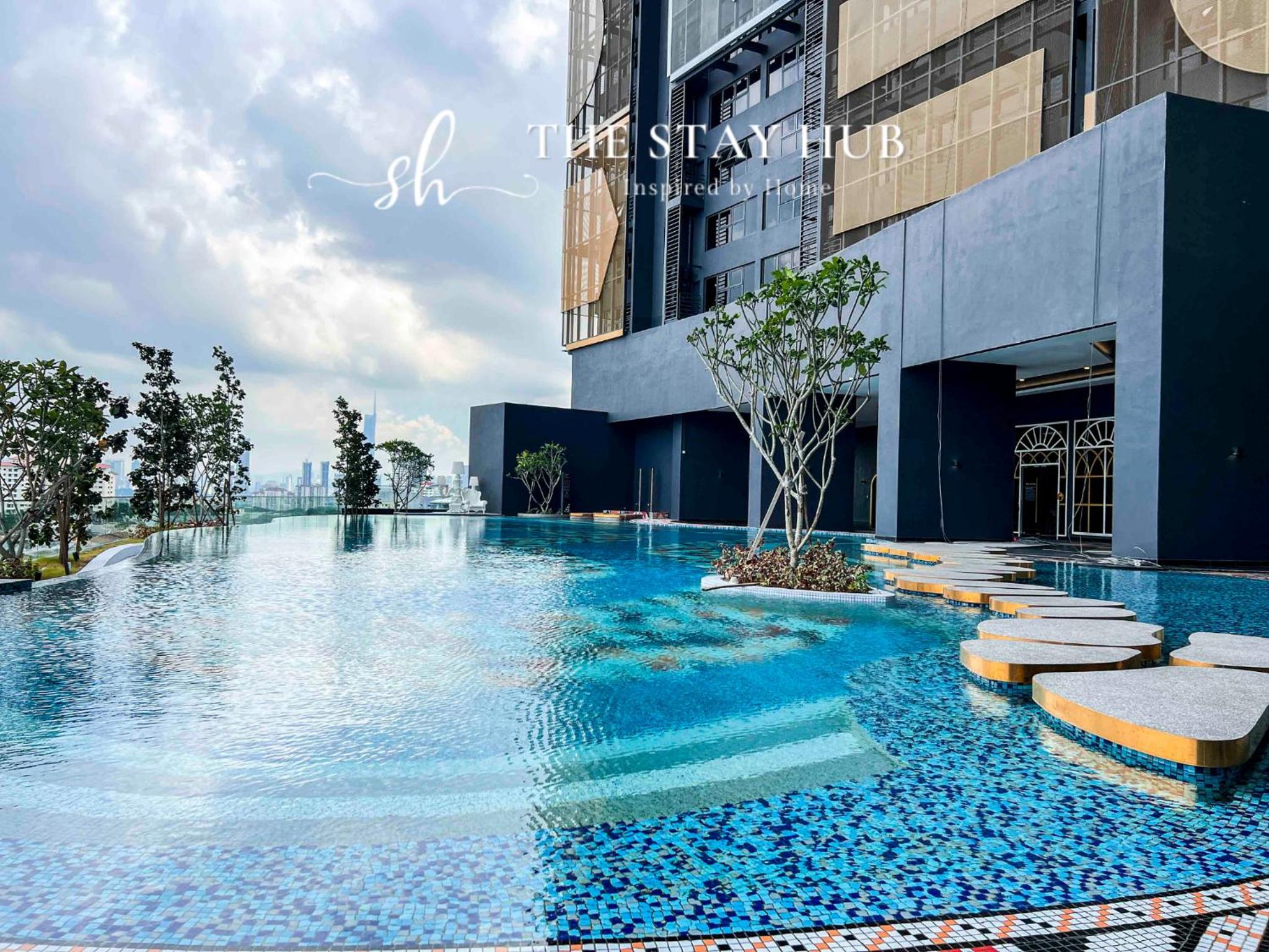 Arte Cheras Luxury Suites - Near TBS & MRT - Easy Access to TRX, Stadium -Bukit Jalil, KLCC- Free 1Parking