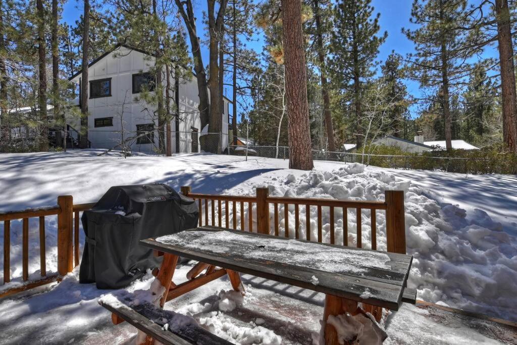 Newly Mountain Bear Chalet Near Snow Summit view 3