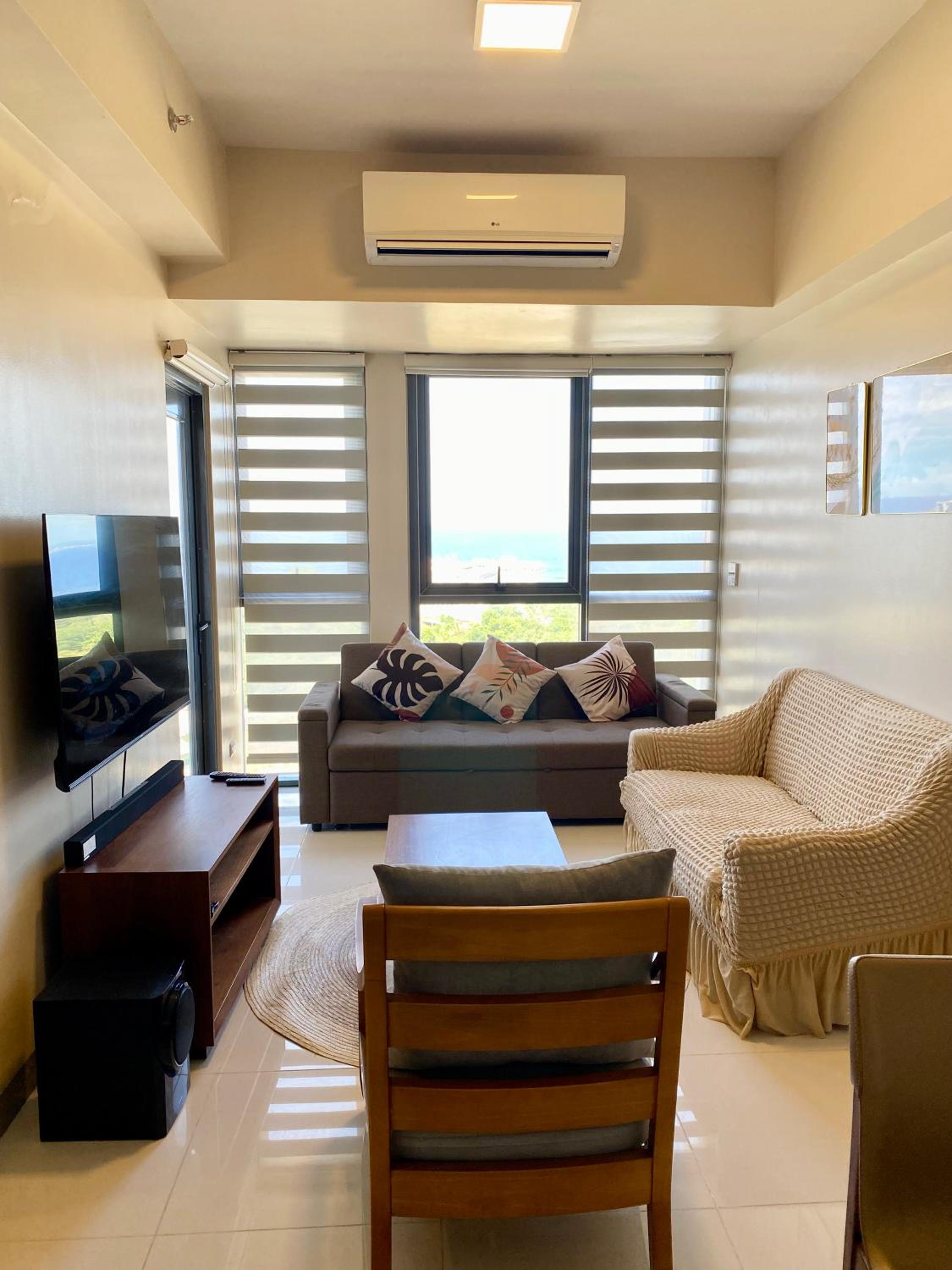 1Bedroom Condo Staycation 10-15mins at Airport view 4